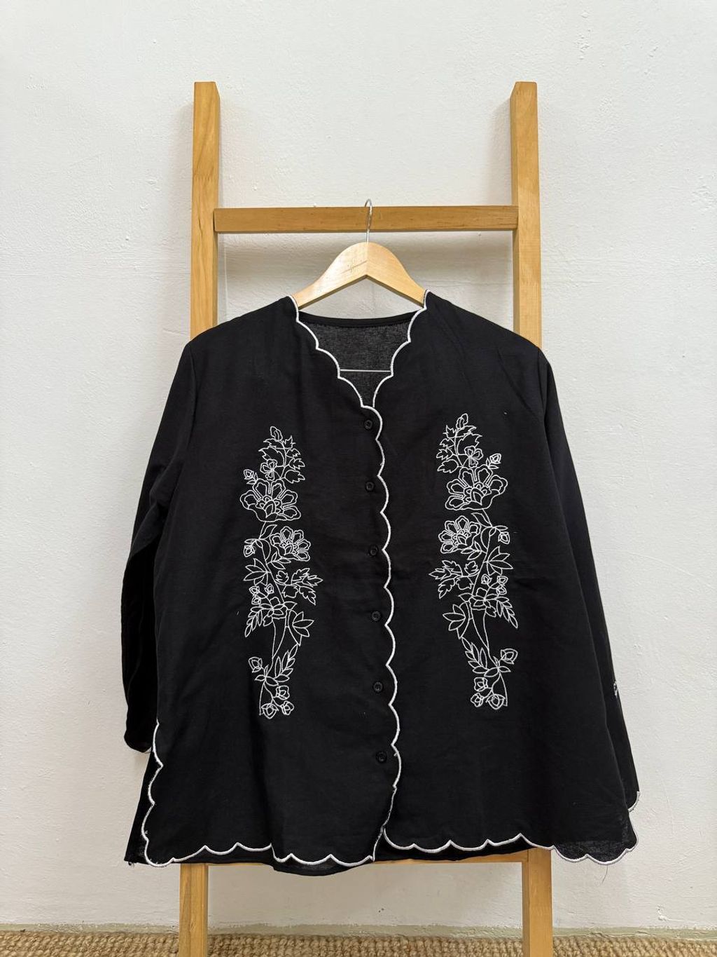 photo_6077982132845350556_y