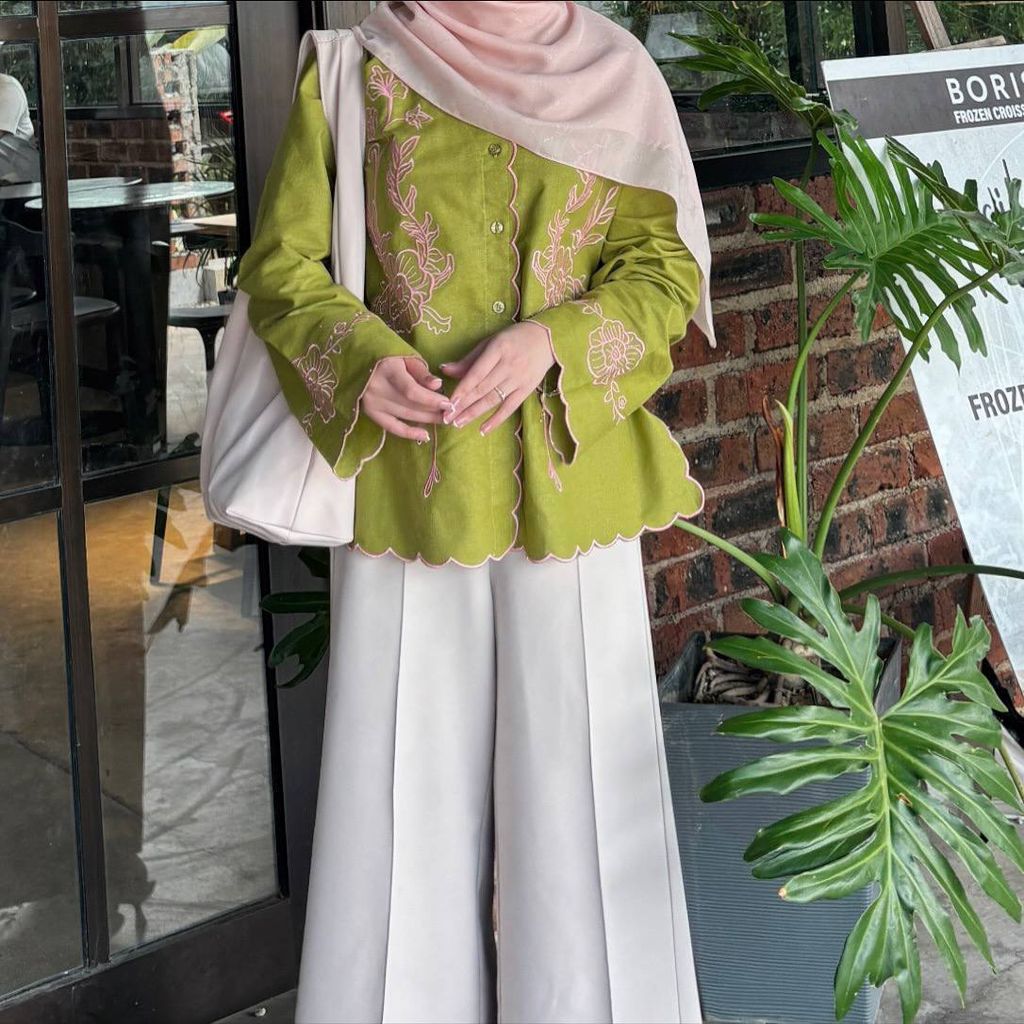 photo_6181416765083028560_y