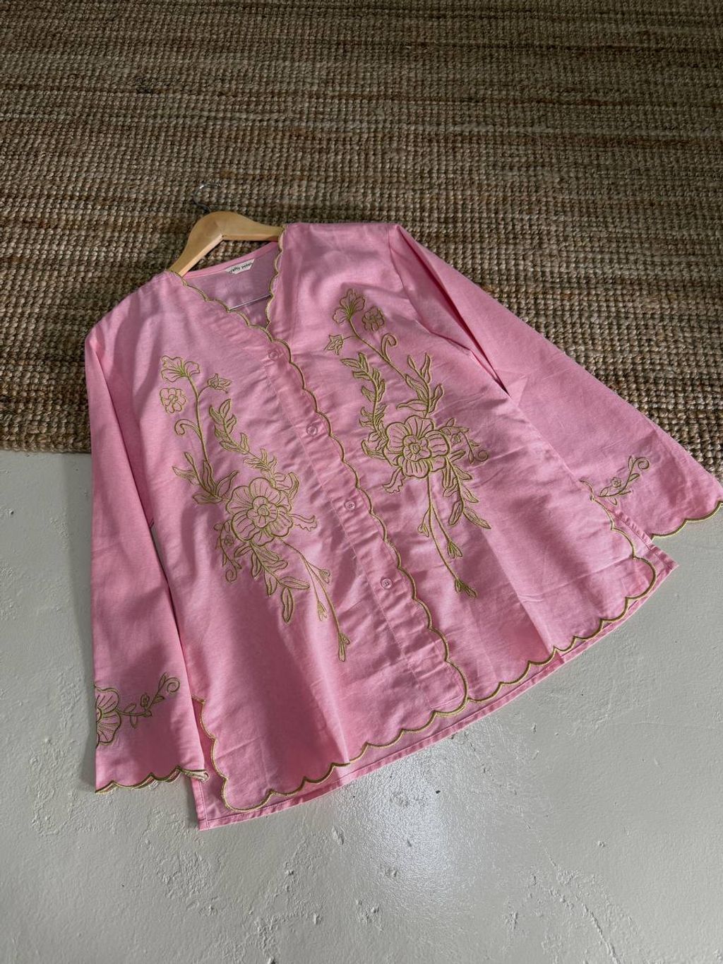 photo_6181416765083028546_y