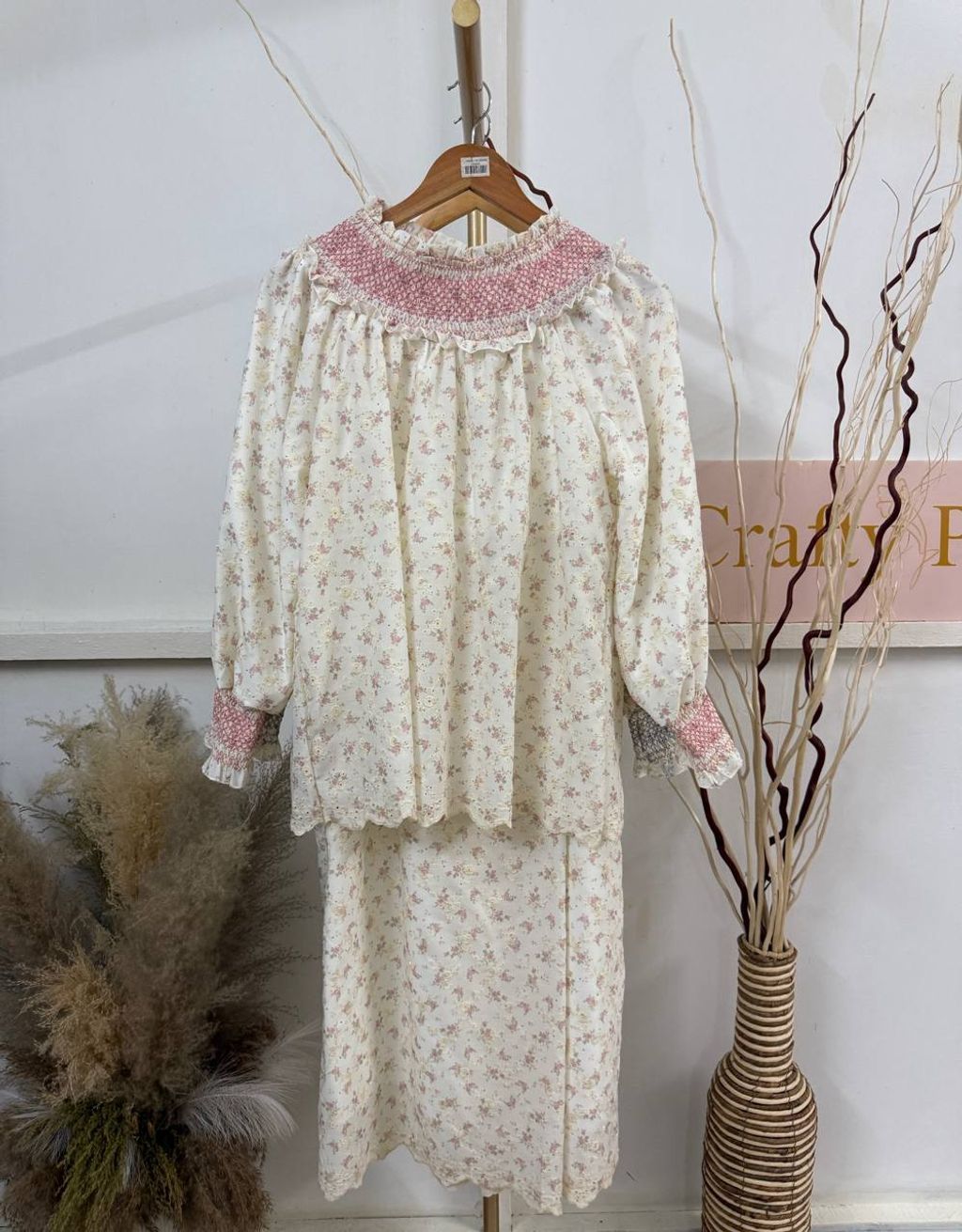 photo_6064210973045755432_y