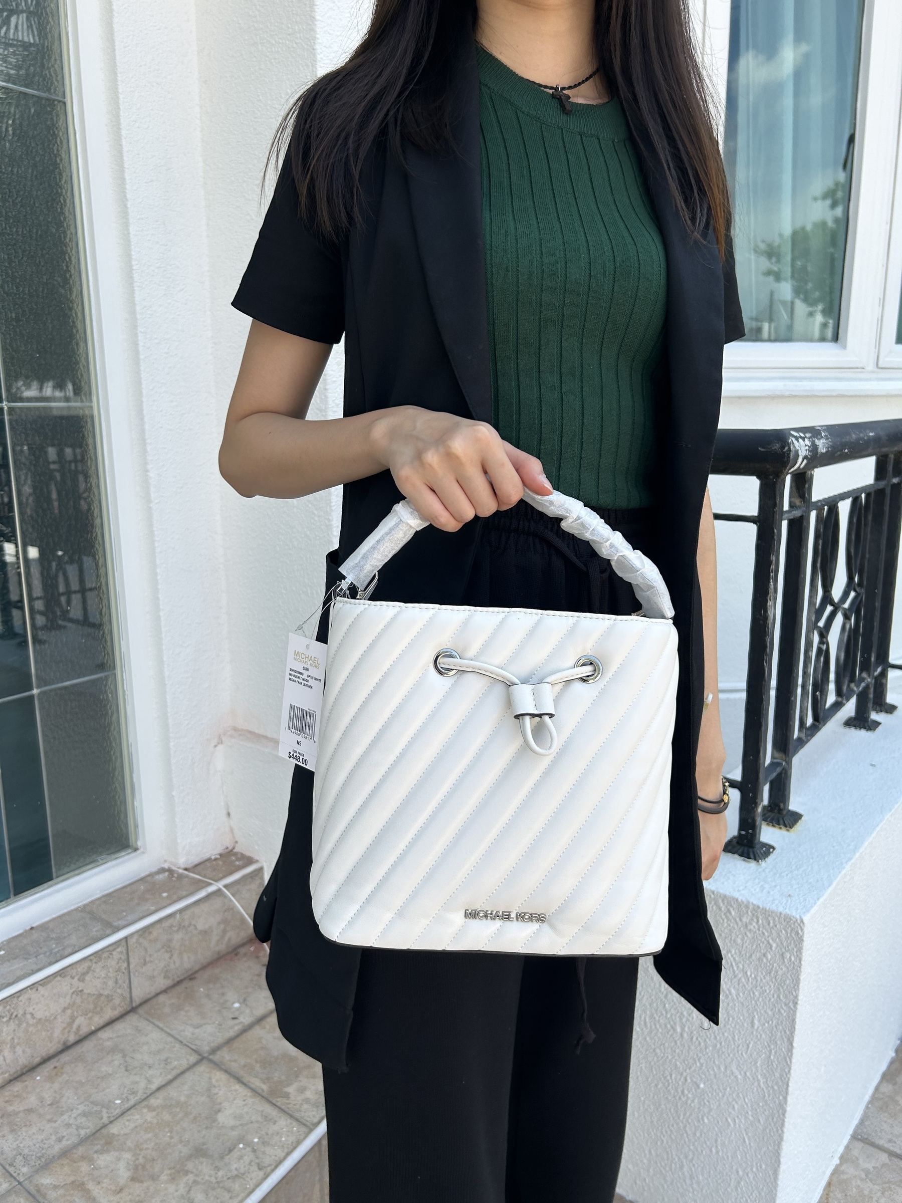 MICHAEL KORS SURI BUCKET BAG WHITE LARGE – Lbite Luxury Branded - Your  Trusted Luxury Expert