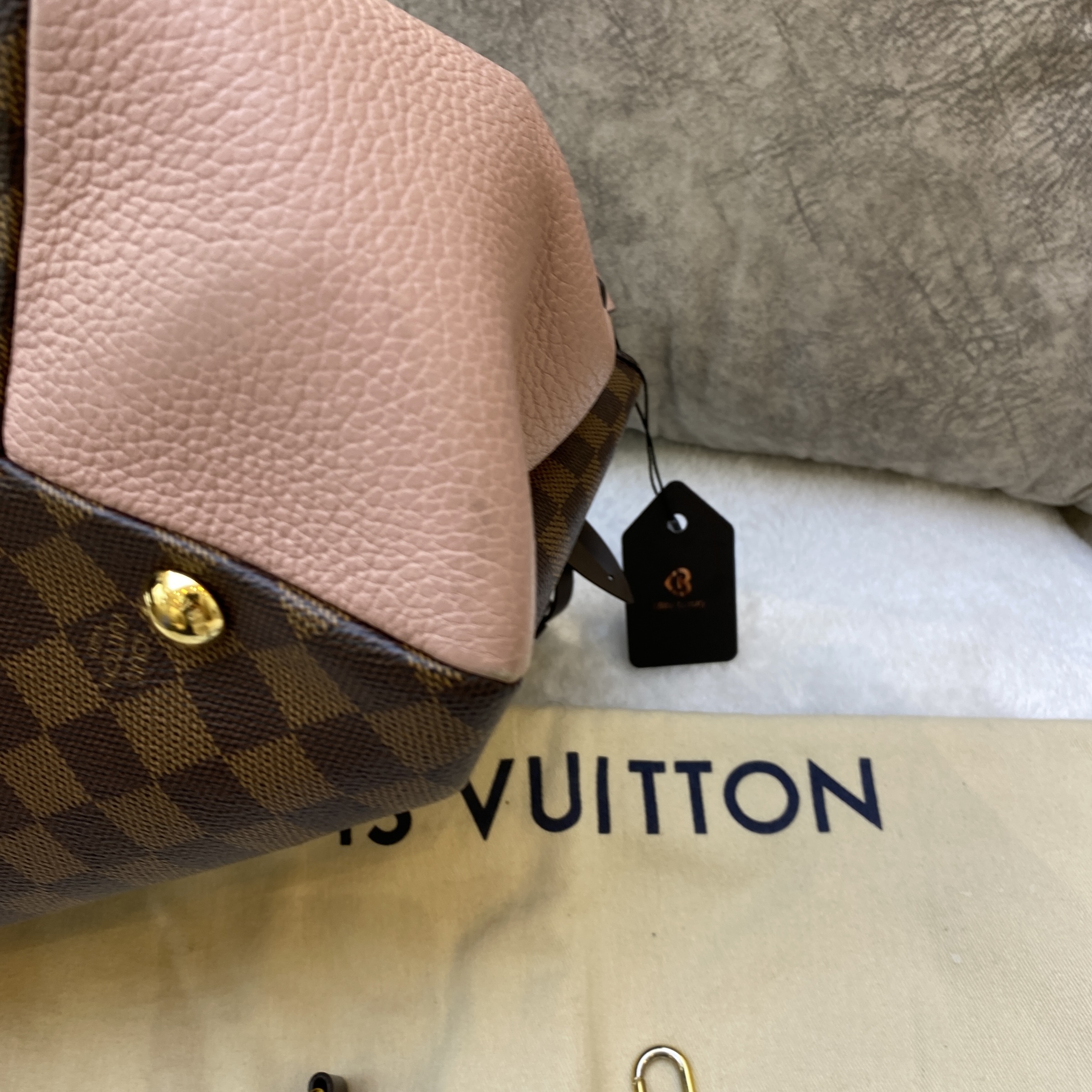PREOWNED LOUIS VUITTON BRITTANY PINK DAMIER (MI4137) – Lbite Luxury Branded  - Your Trusted Luxury Expert