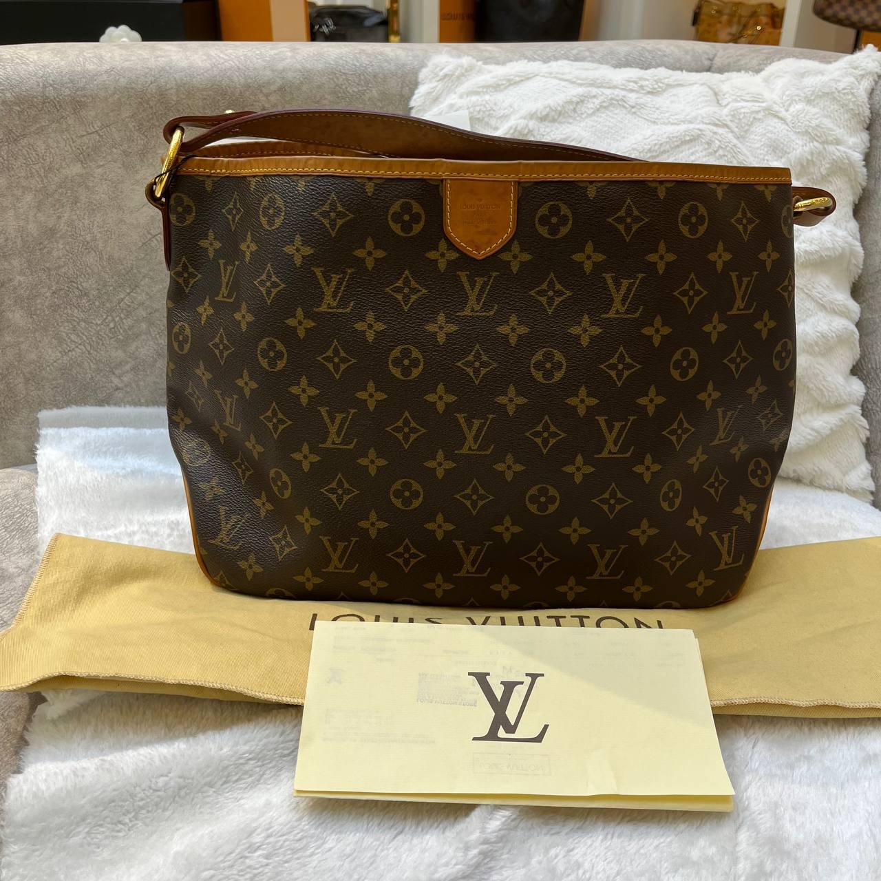 Louis Vuitton Deadstock Vintage Deauville Bag – Dina C's Fab and Funky  Consignment Boutique