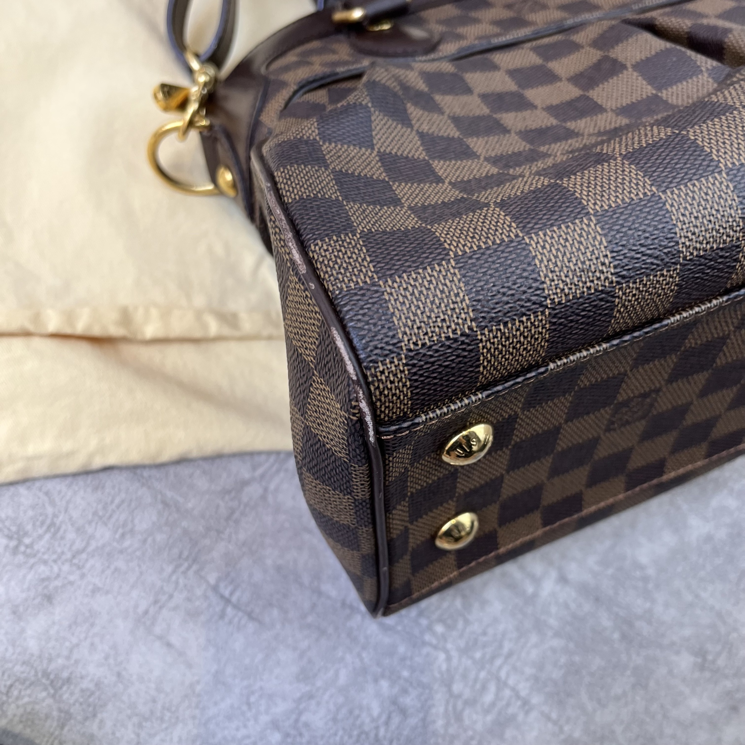 PREOWNED LOUIS VUITTON TREVI PM DAMIER EBENE (TH1099) – Lbite Luxury  Branded - Your Trusted Luxury Expert