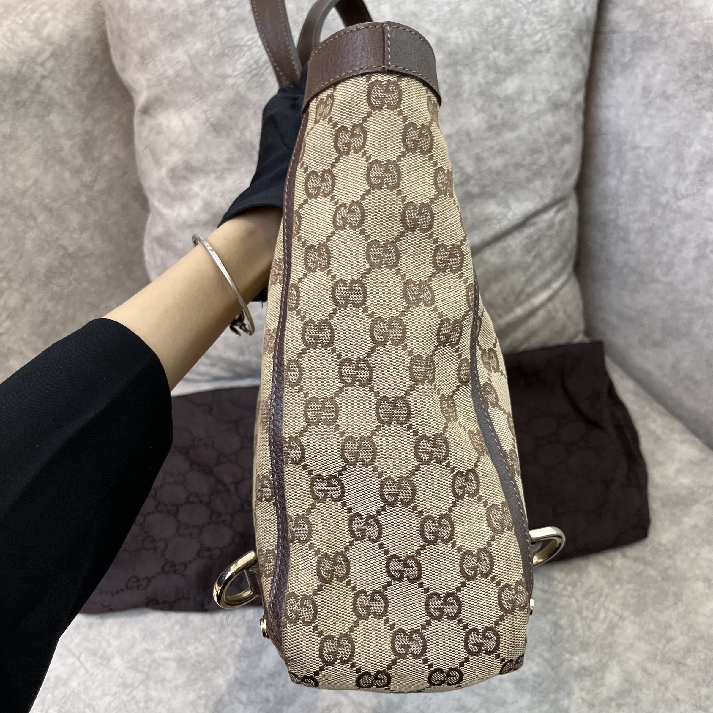 PREOWNED GUCCI GG CANVAS ABBEY D-RING TOTE BAG – Lbite Luxury
