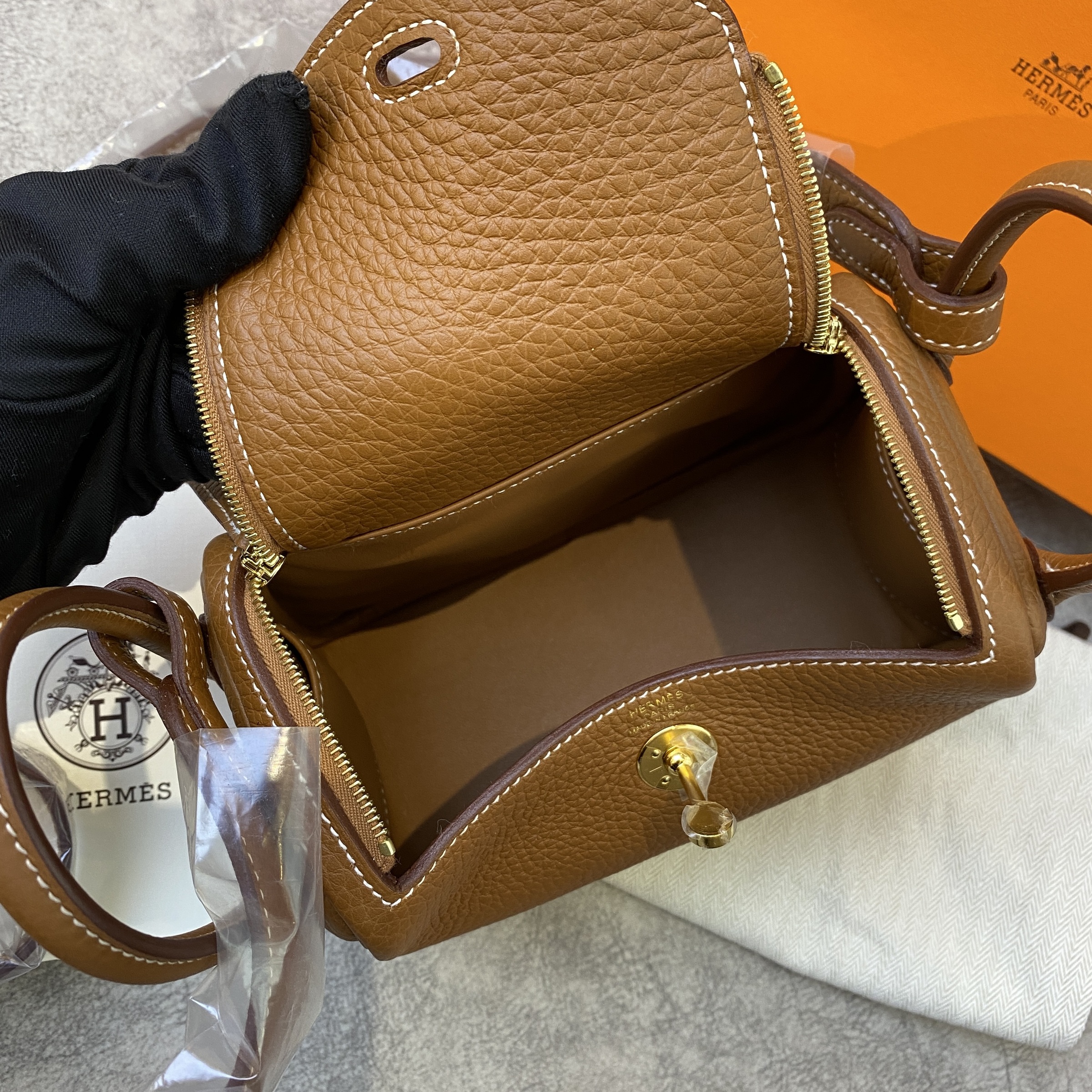 HERMÈS-Hermes Lindy Mini Bag Black ghw