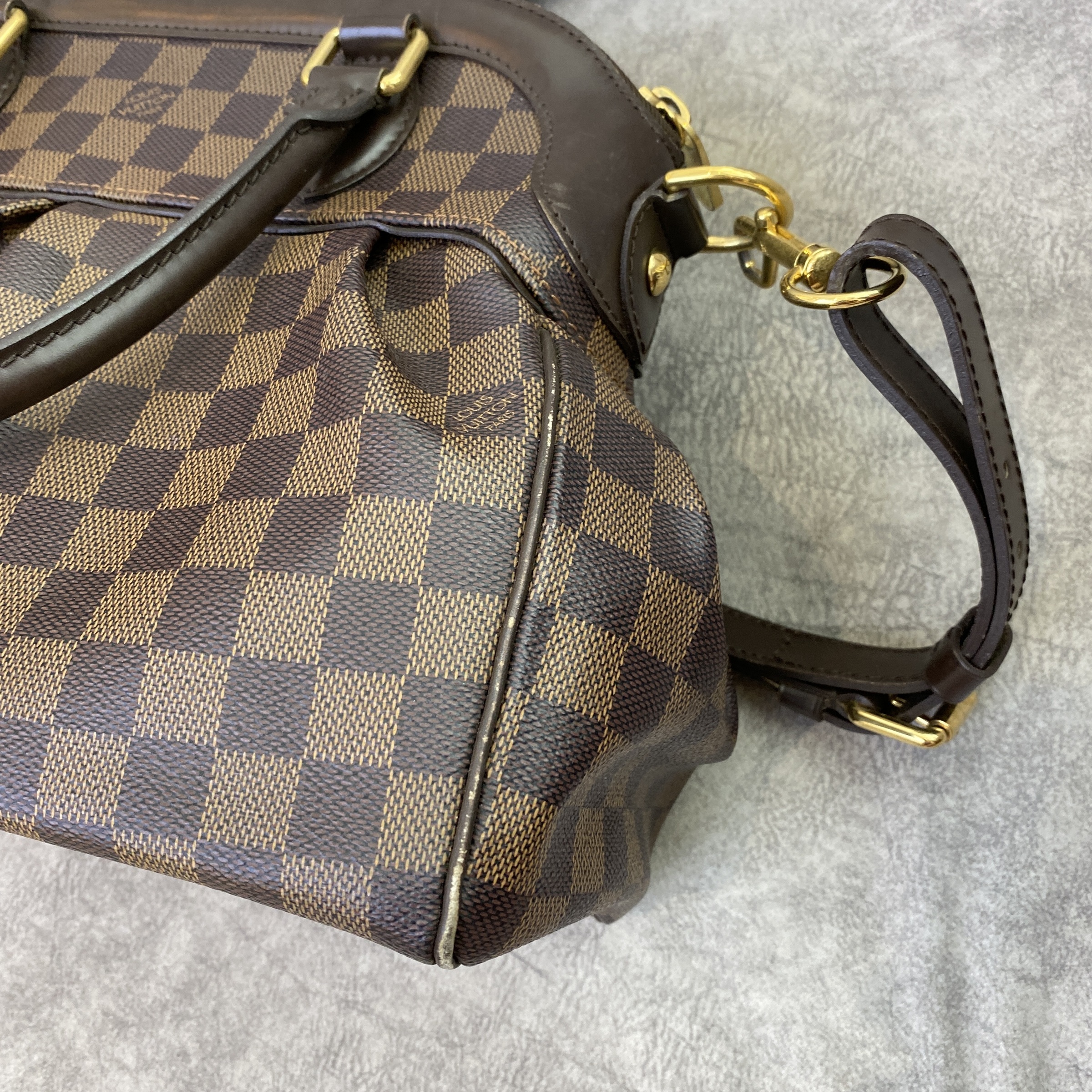 PREOWNED LOUIS VUITTON TREVI PM DAMIER EBENE (TH1099)