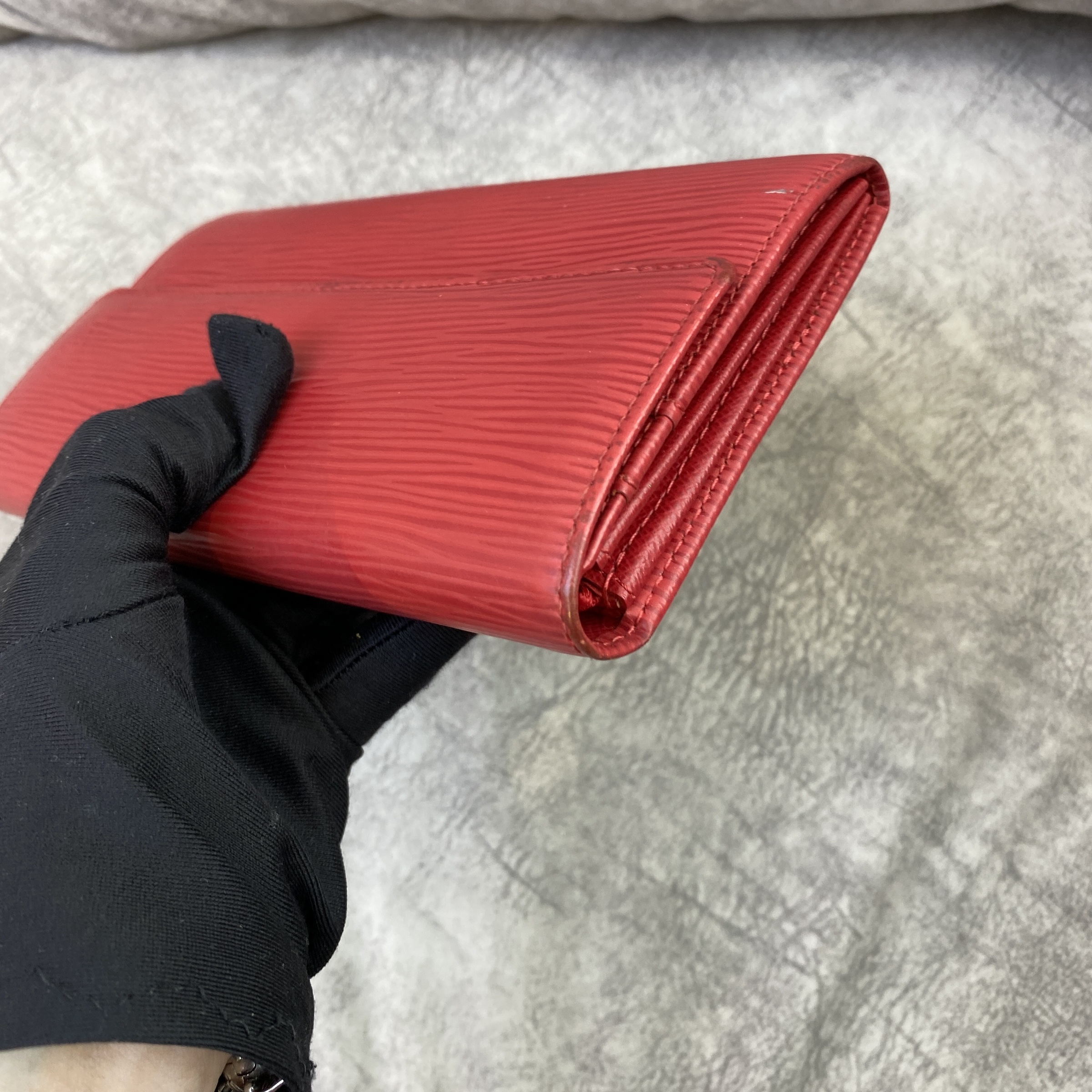 PREOWNED LOUIS VUITTON LONG WALLET EPI LEATHER RED