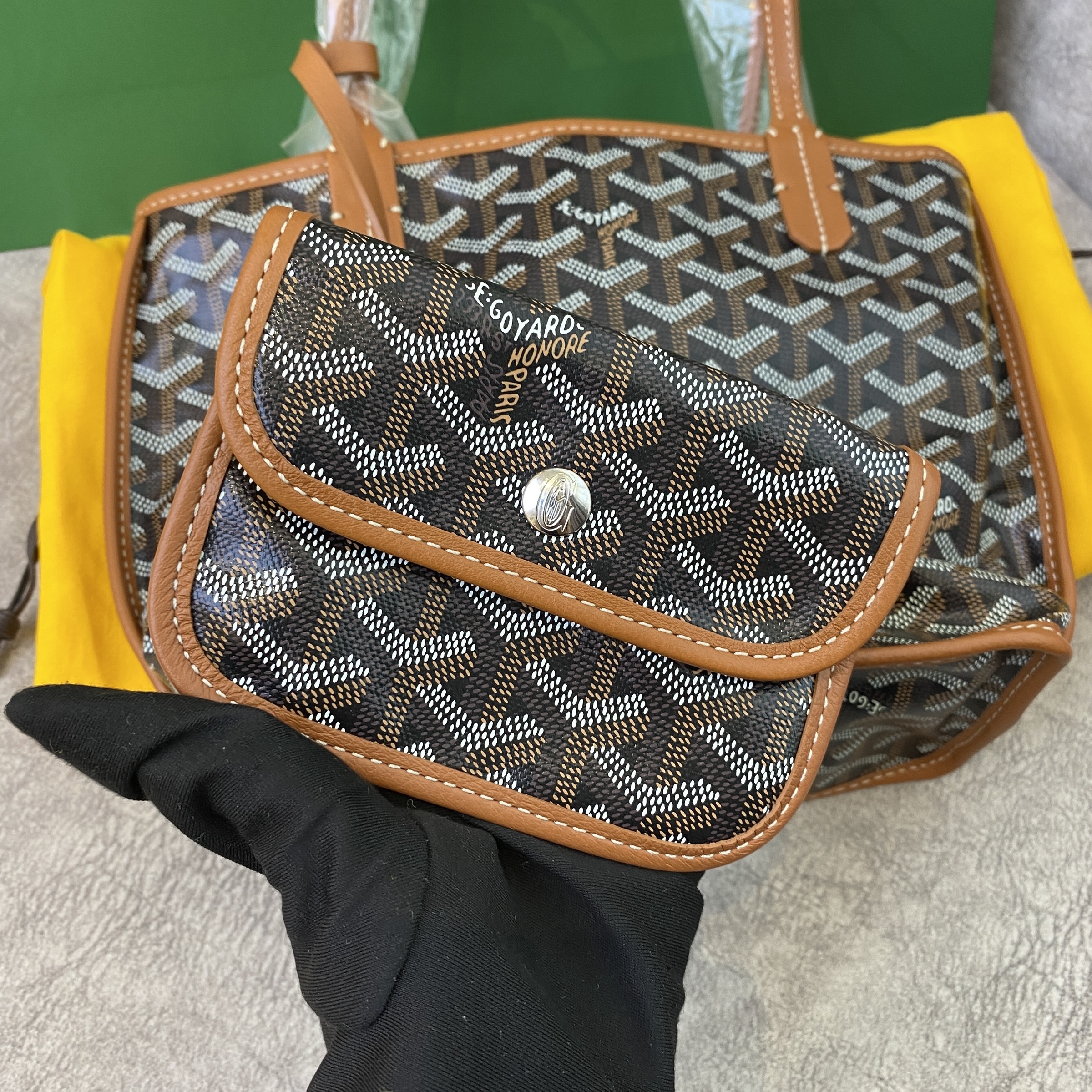 GOYARD ANJOU MINI BLACK TAN BAG – Lbite Luxury Branded - Your Trusted  Luxury Expert