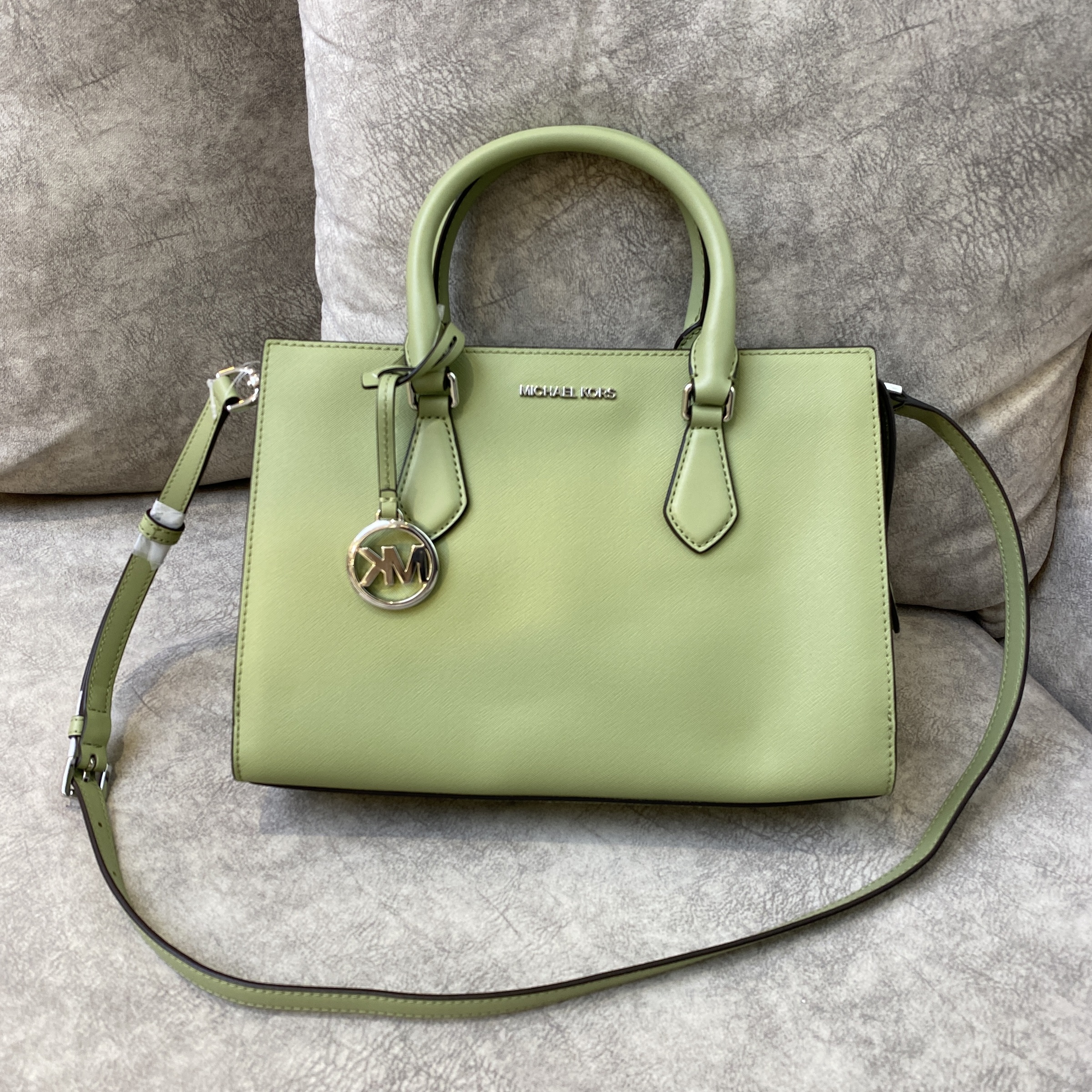 MICHAEL KORS SHEILA SMALL TRIPLE COMPART ZIP CROSSBODY BAG TEA