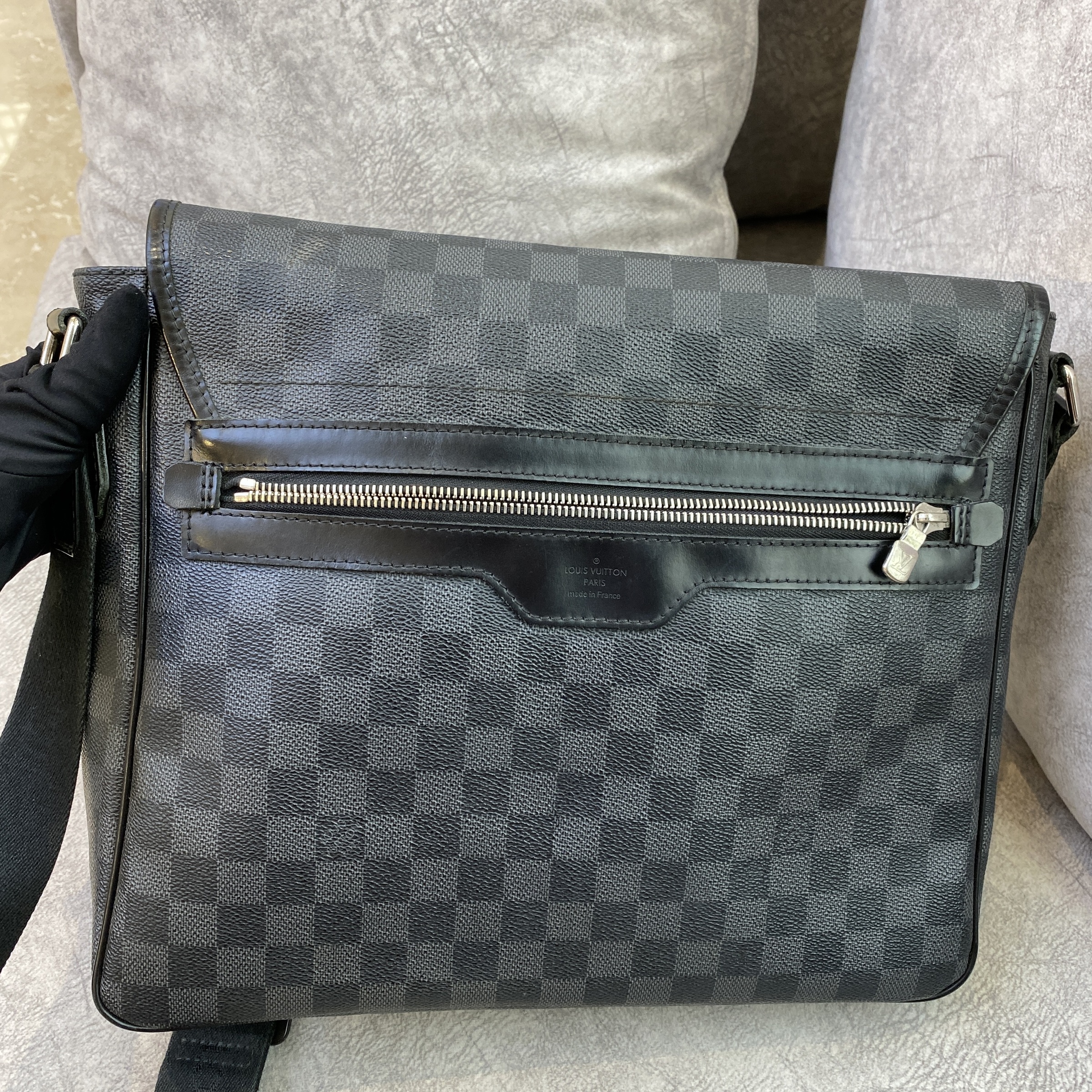 Louis Vuitton Renzo GM Damier Graphite Shoulder Bag - Luggage