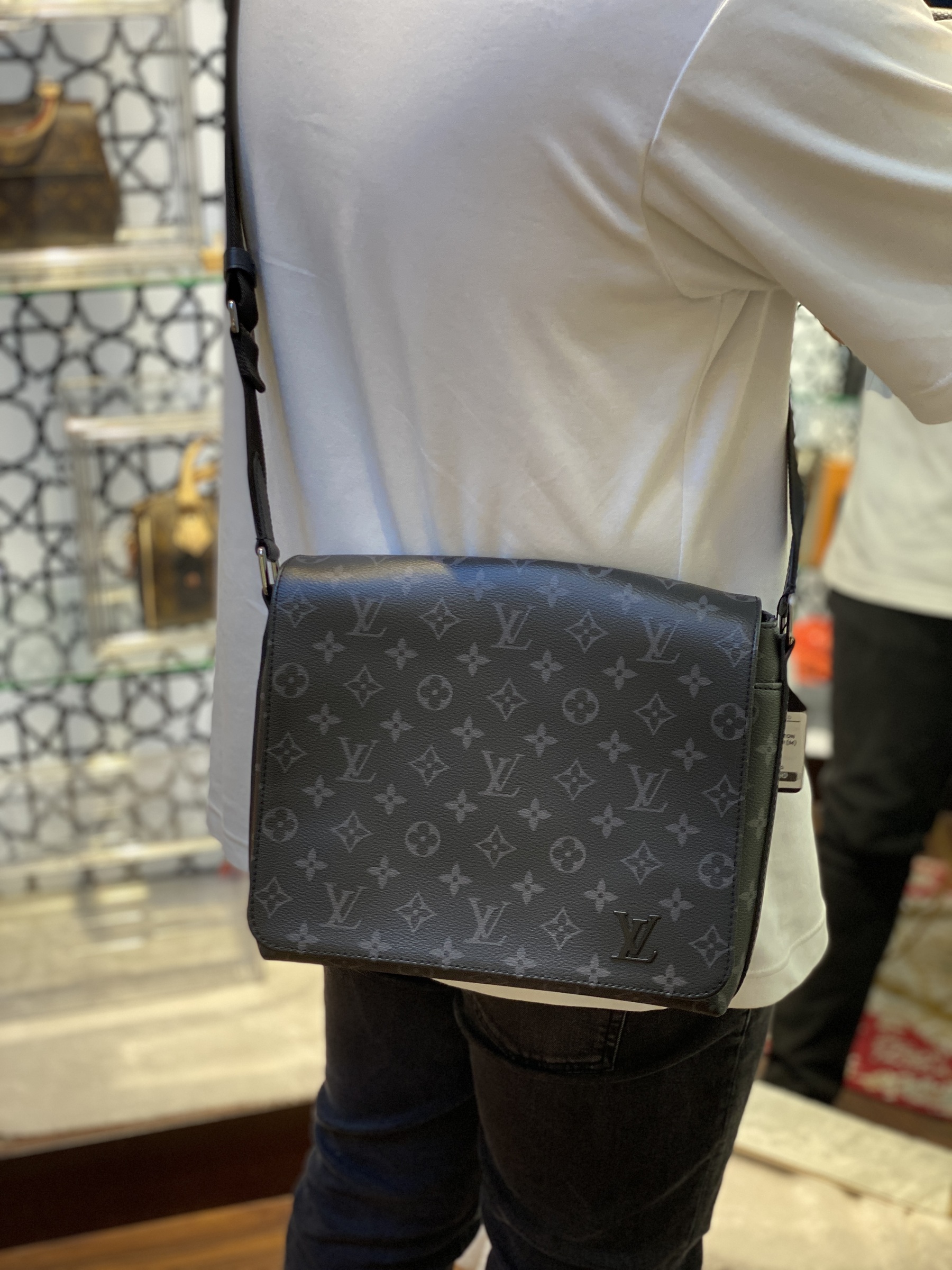 KEPT UNUSED LOUIS VUITTON DISTRICT PM (M) – Lbite Luxury Branded