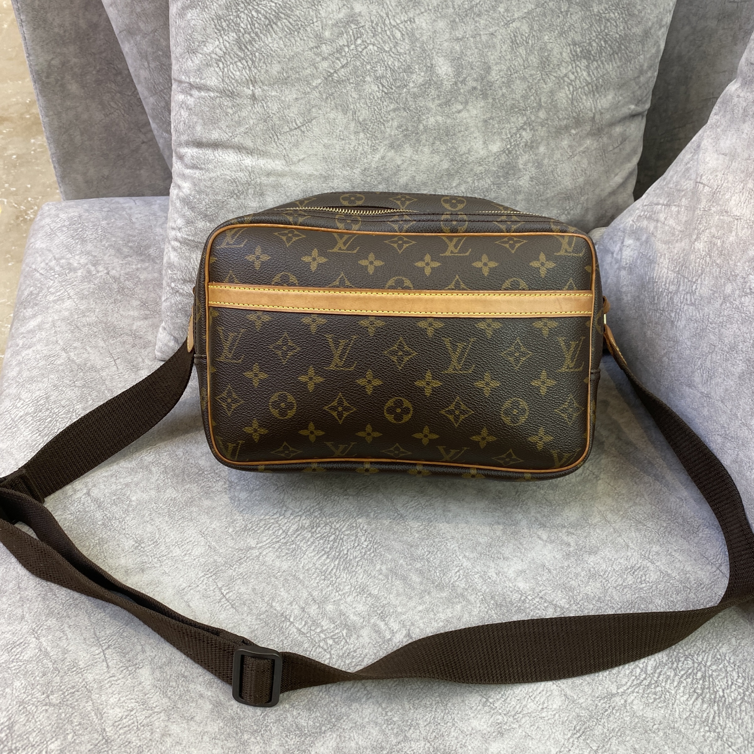 JUST IN!!!!! ❤️ previously owned louis vuitton odeon GM $1100 (1