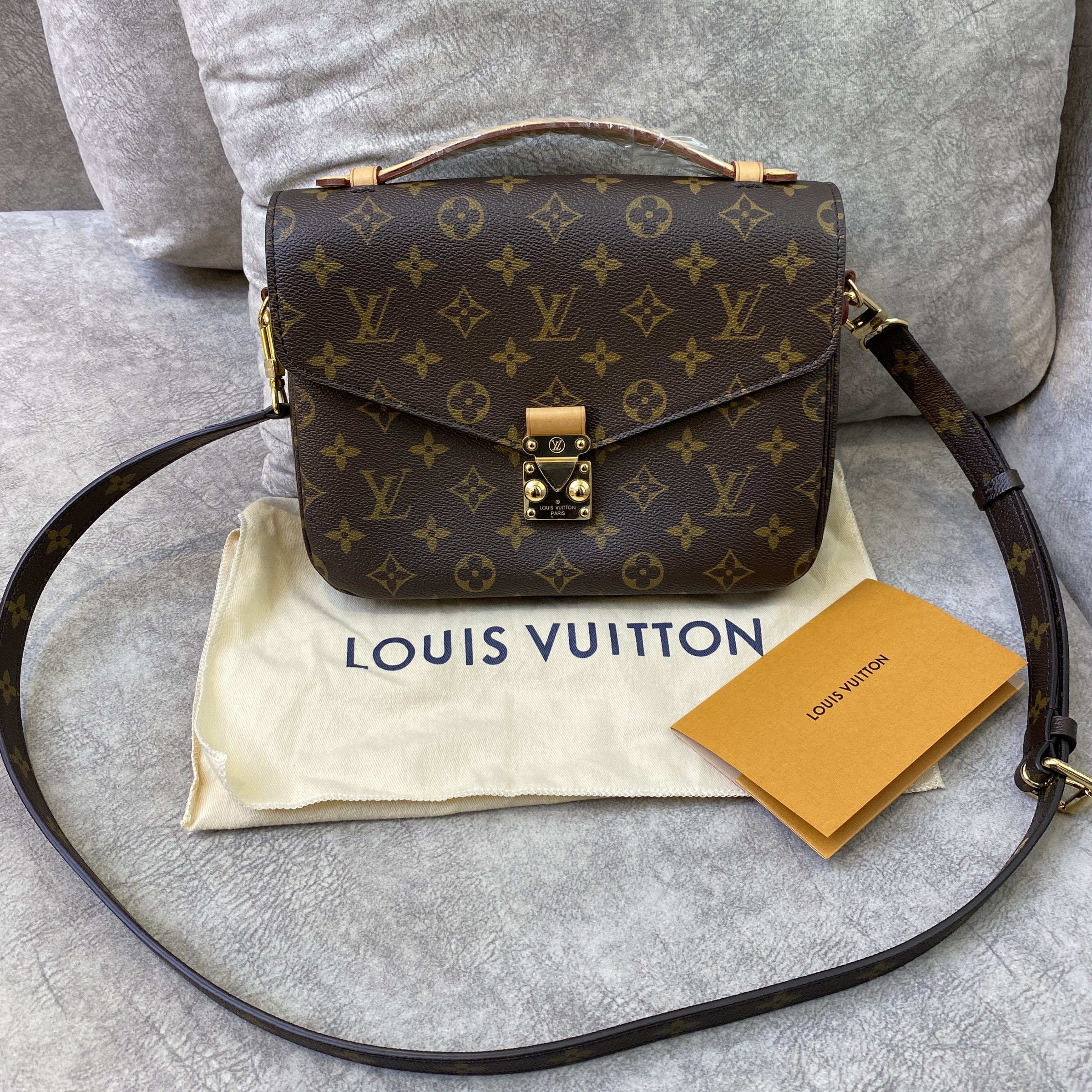 Beg LV ade bau busuk biasa ke? #lbiteluxury #louisvuitton #penang