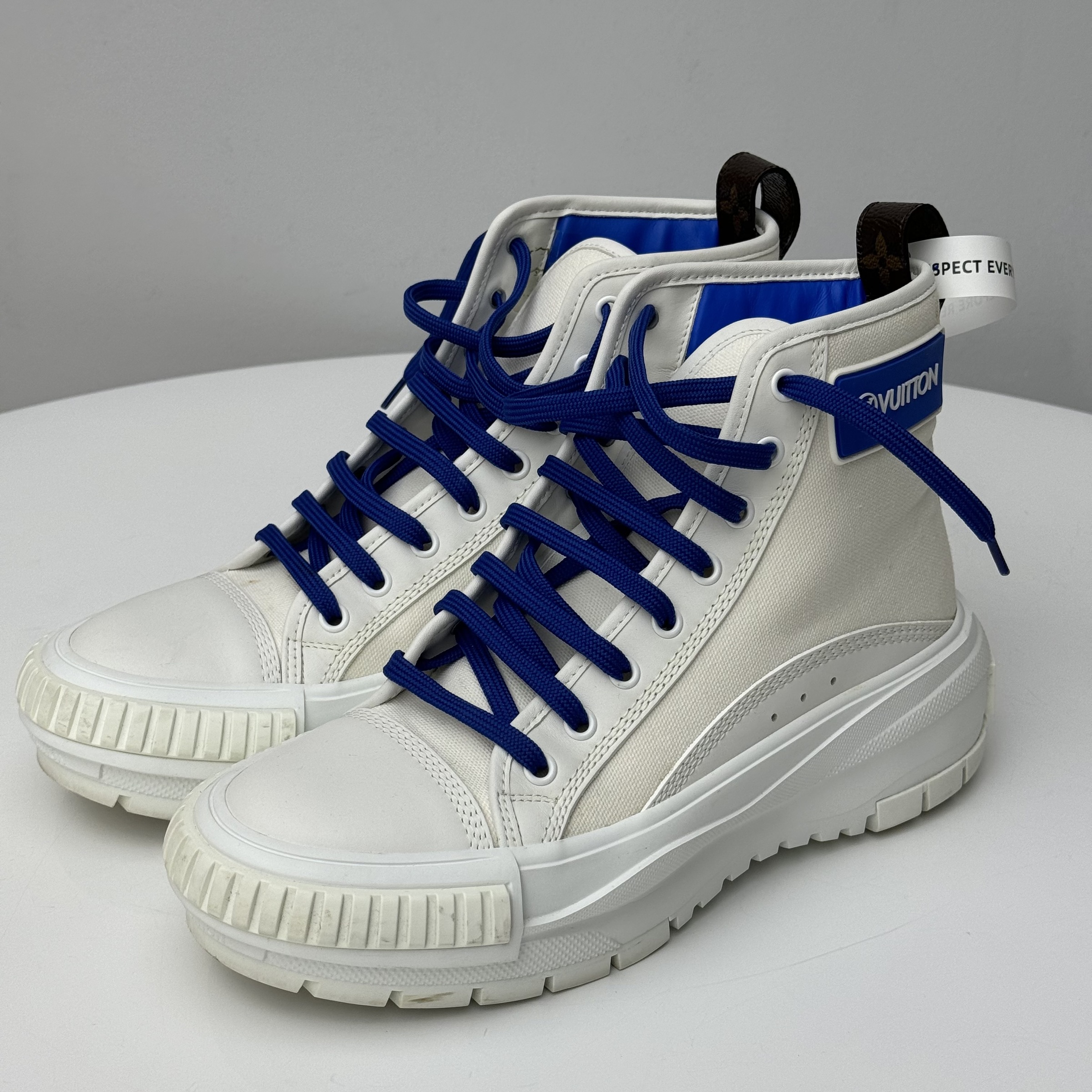 PREOWNED LOUIS VUITTON HIGH TOP SNEAKERS LV SQUARD (VL0241 PREOWNED LOUIS VUITTON HIGH TOP SNEAKERS LV SQUARD (VL0241