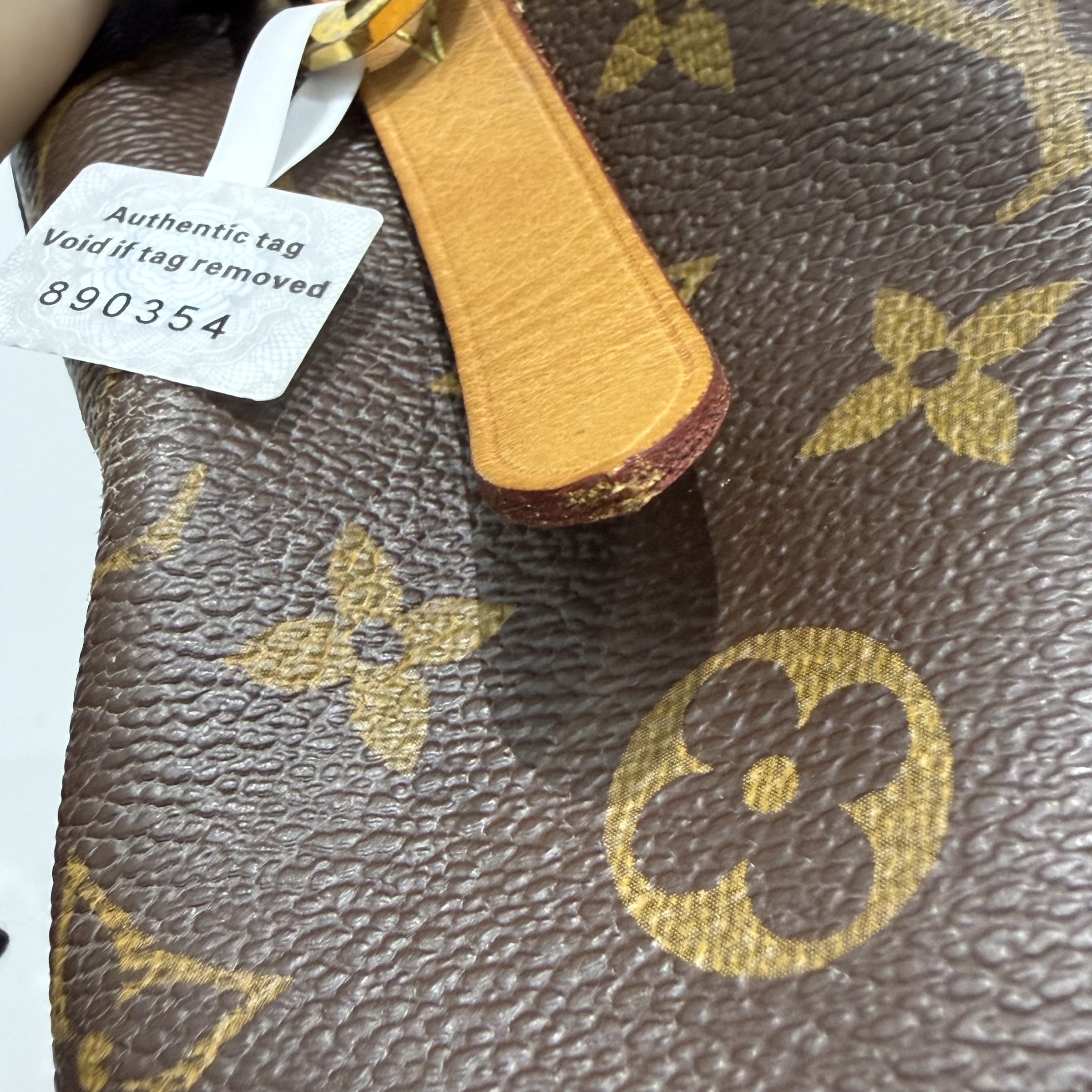 image_0EA90DAB-54C4-4AC7-8E4C-3BEC493305D7_1759768290