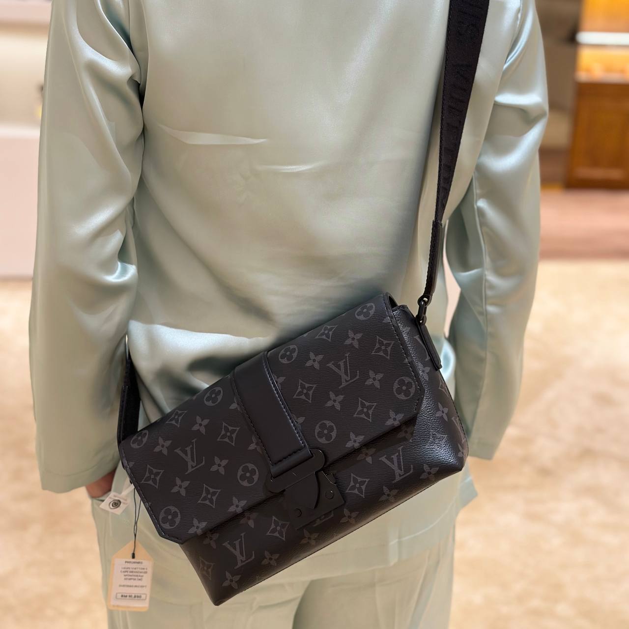 photo_2_2025-11-08_18-37-30