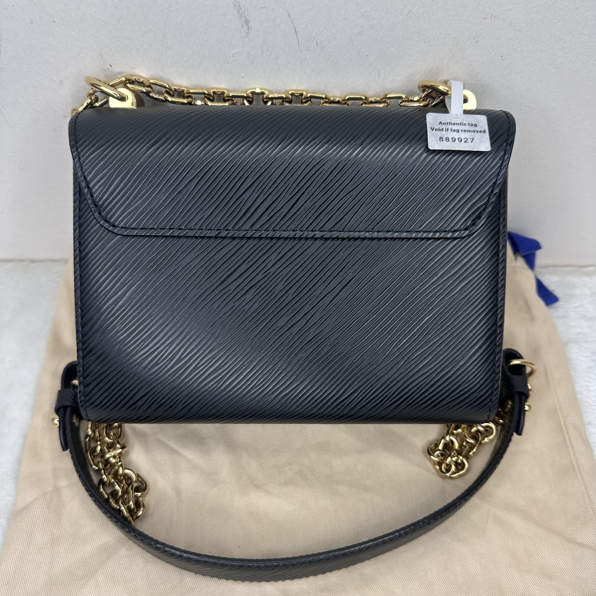 image_6C9BDBAC-96C6-47B1-A2C0-7E0B4E3DAFC2_1762846579