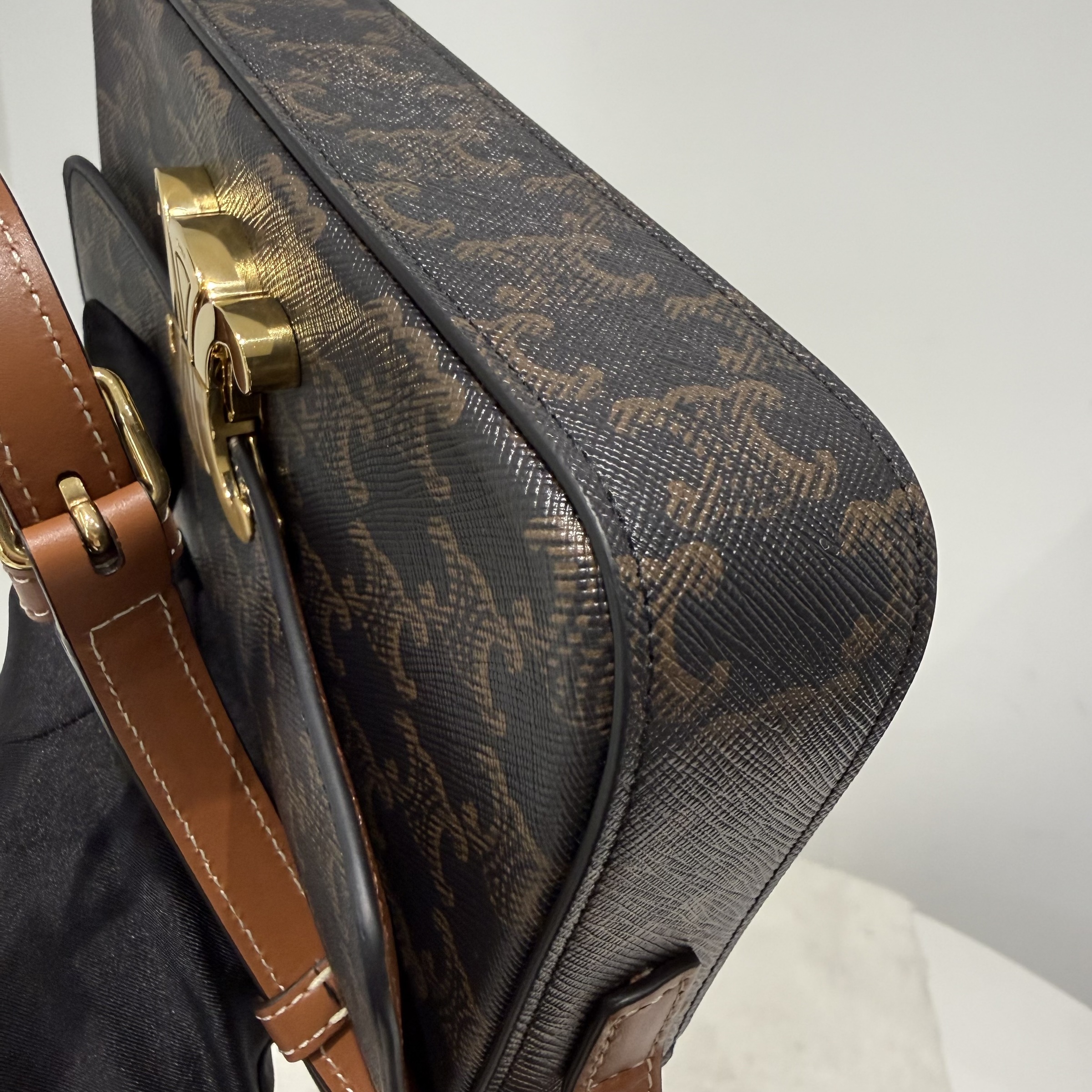 image_B88DB8B5-7ECF-4B5C-BE3E-9D26DA2ED641_1762869574