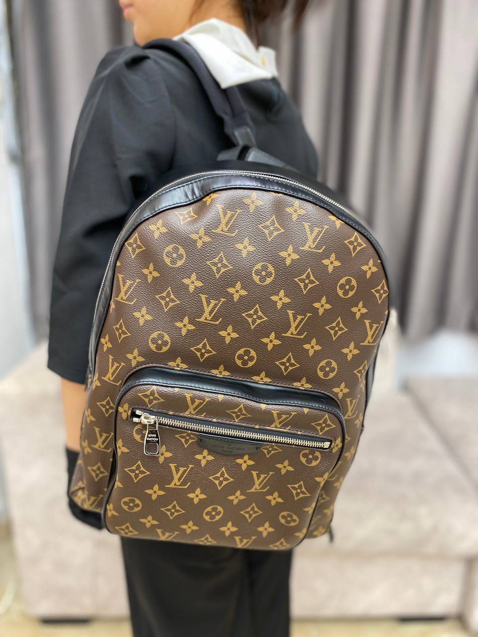 photo_6123095760652930454_y