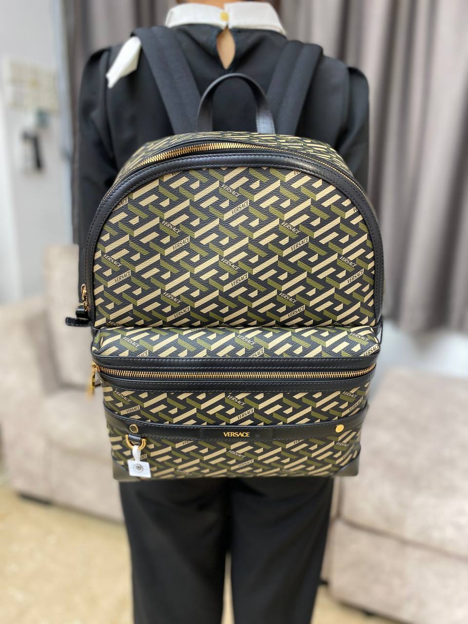 photo_6123095760652930451_y