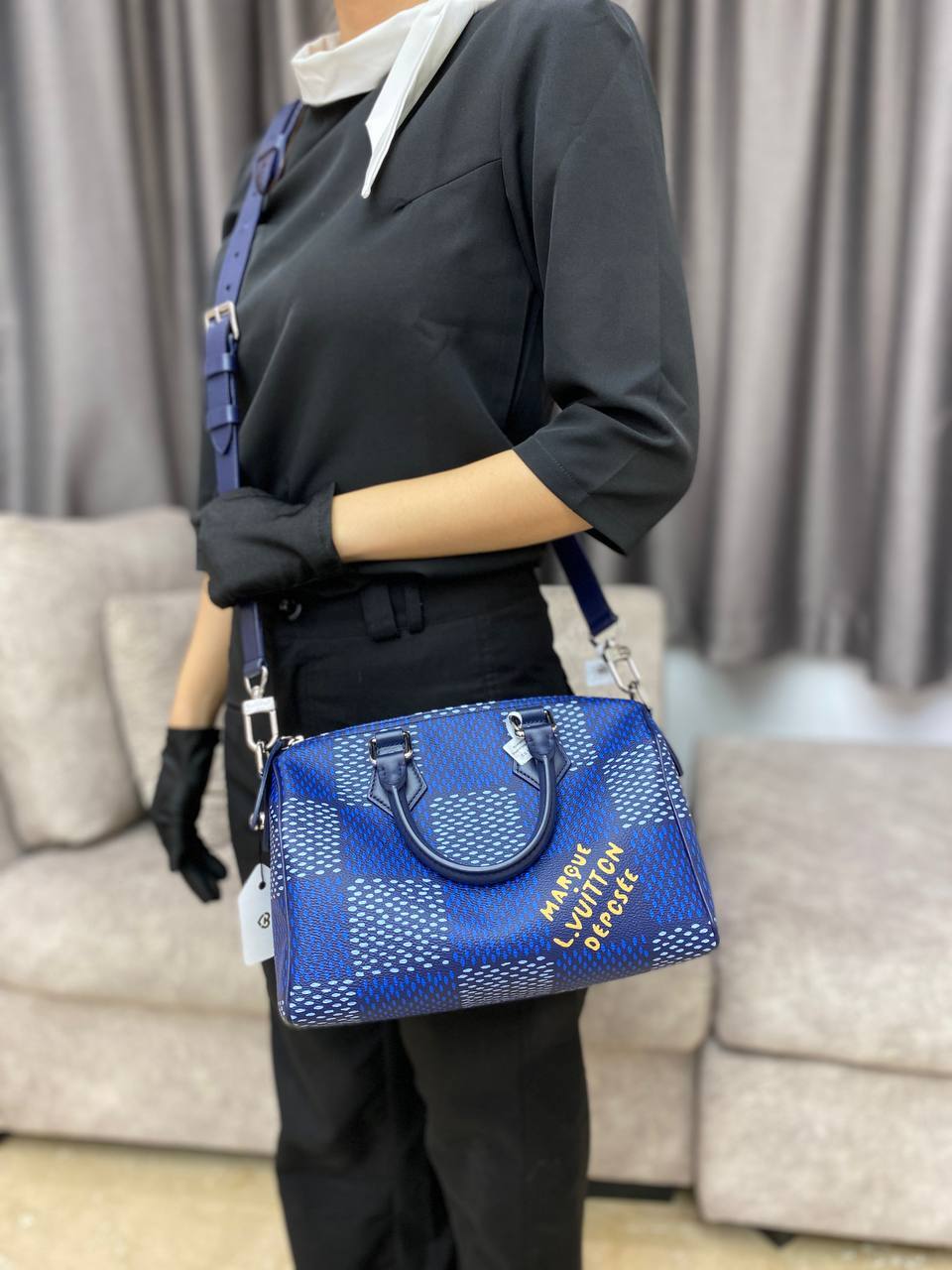 photo_6123095760652930446_y