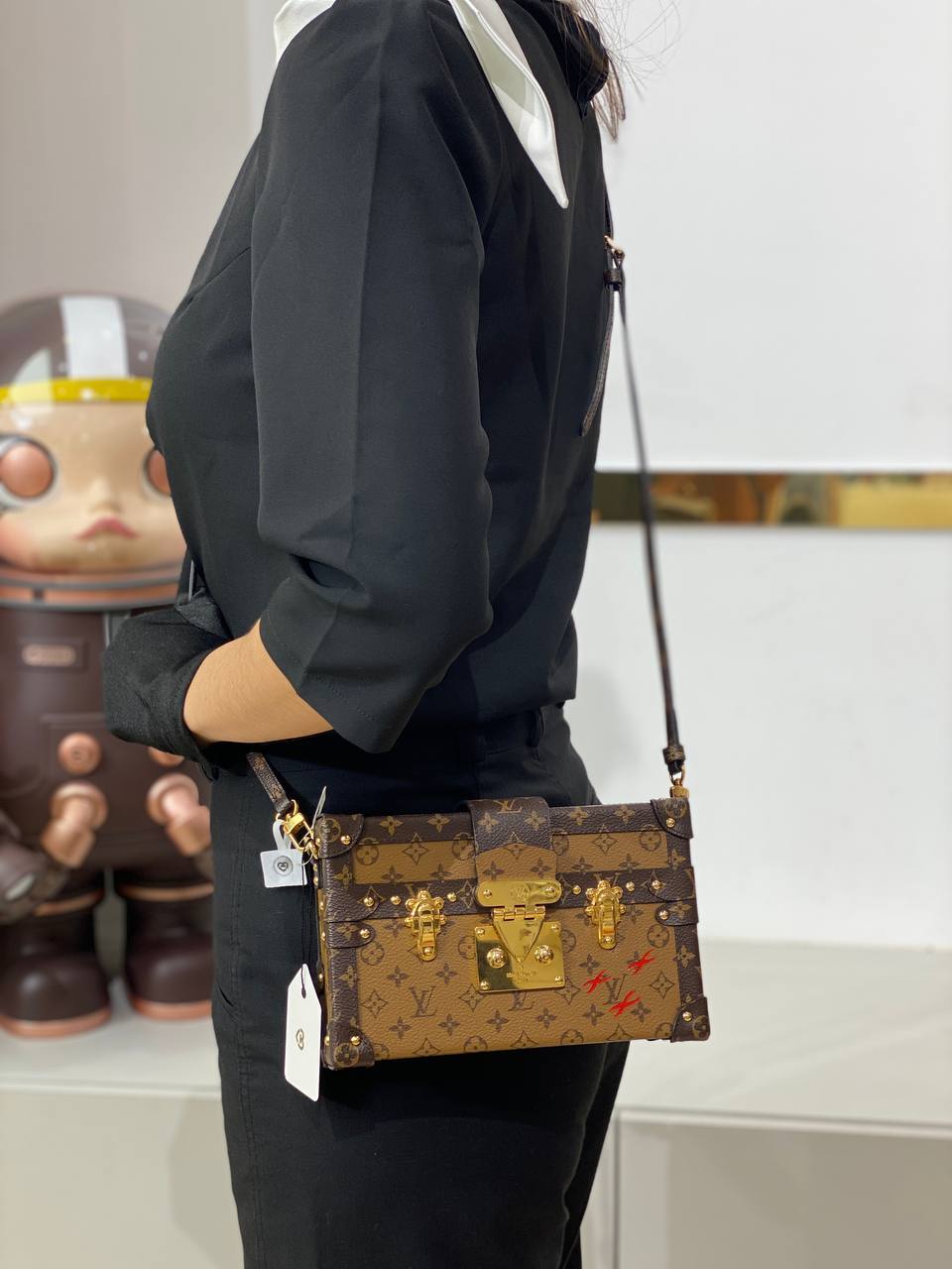 photo_6123095760652930426_y