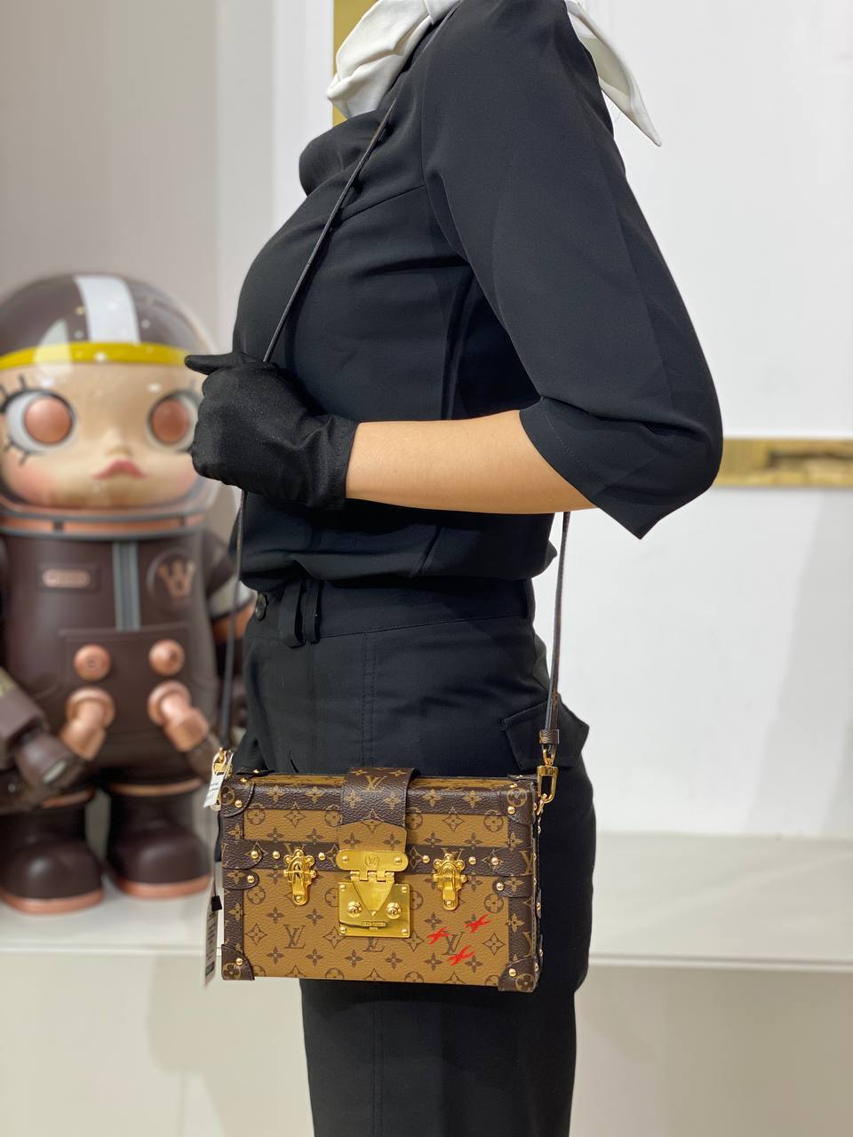 photo_6123095760652930427_y