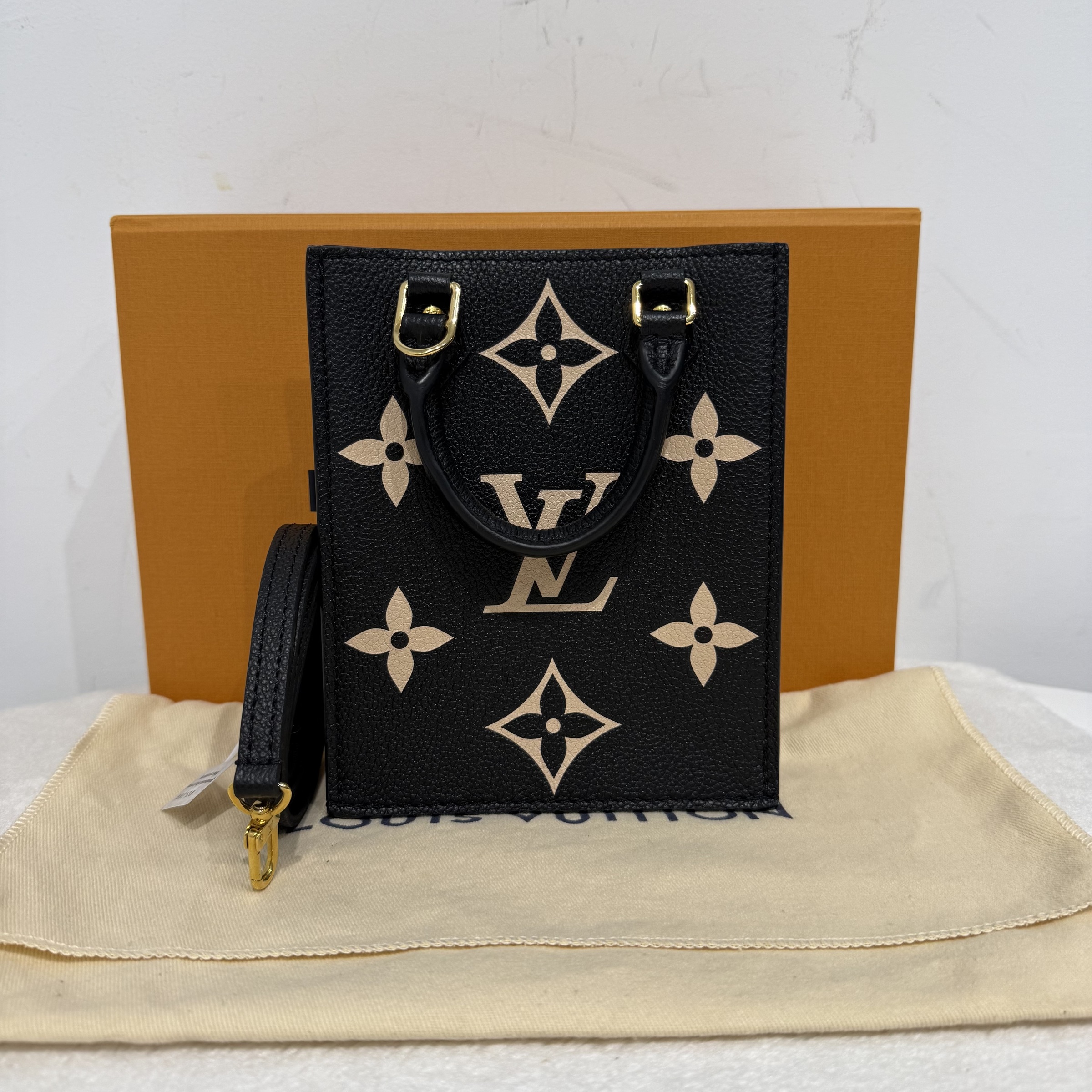 image_E9DEE5CB-F01E-43DB-BA4E-2FA2B867C4F7_1764303378