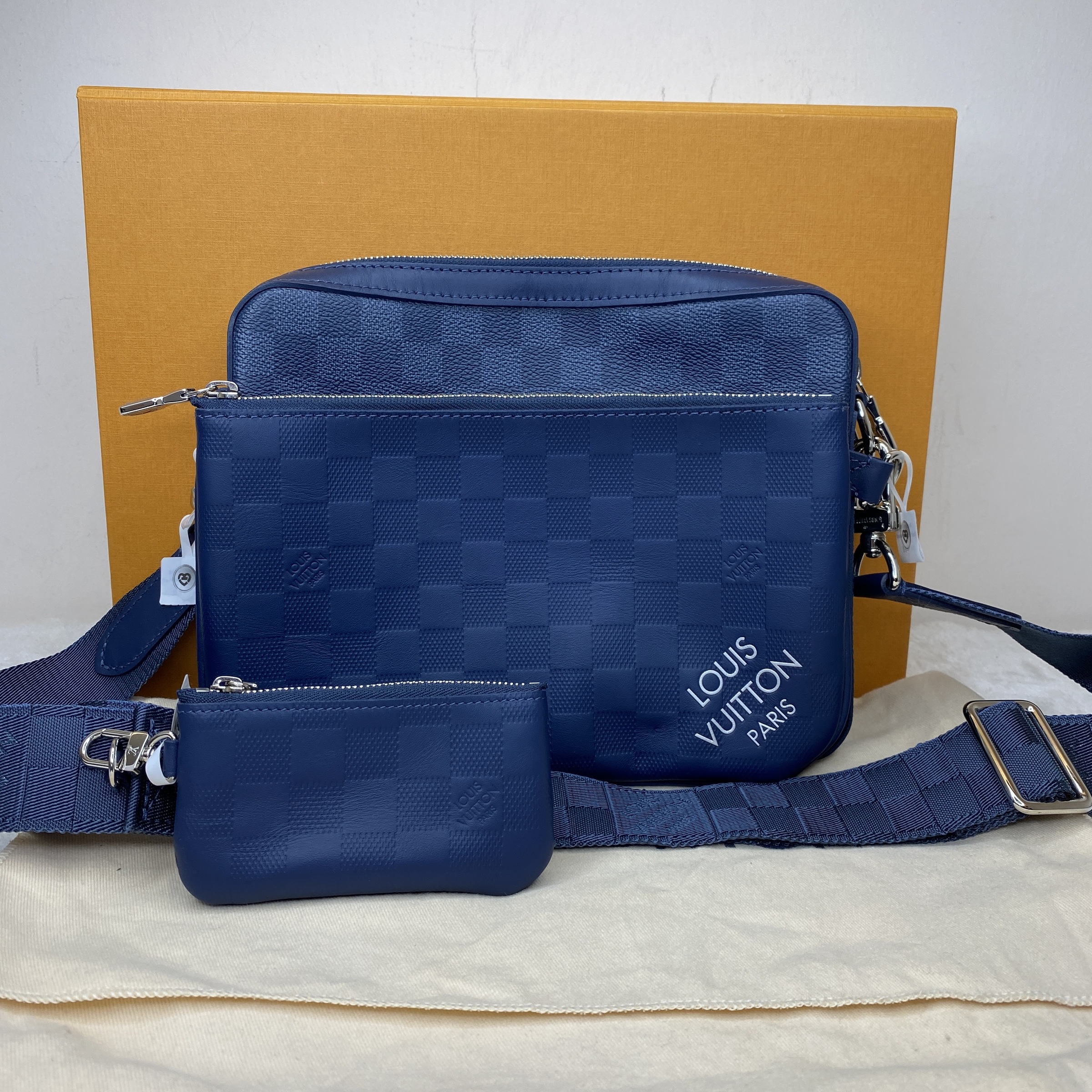 Authentic preloved Louis Vuitton Trio Messenger Blue Sapphire Damier front view