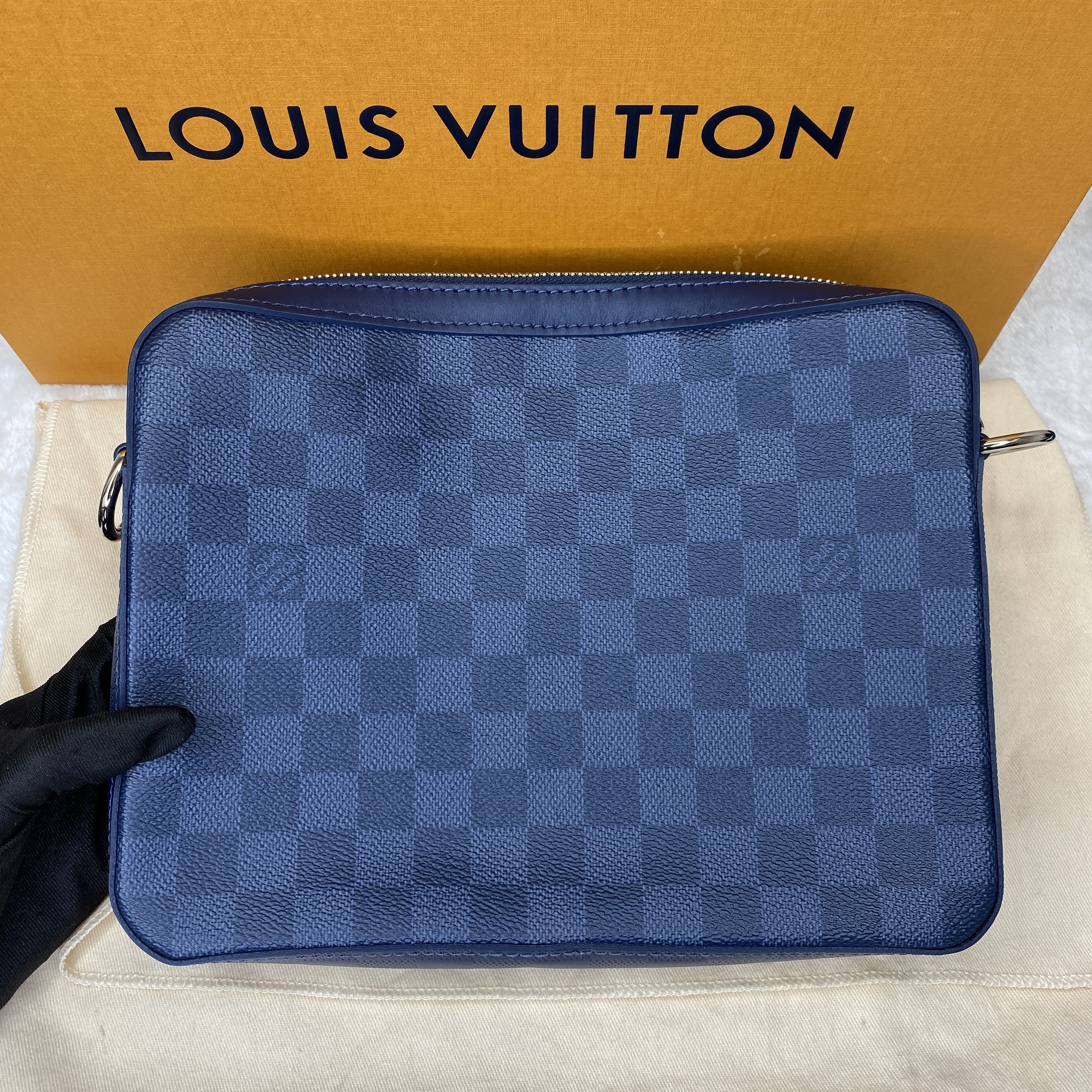 Authentic preloved Louis Vuitton Trio Messenger Blue Sapphire Damier back view