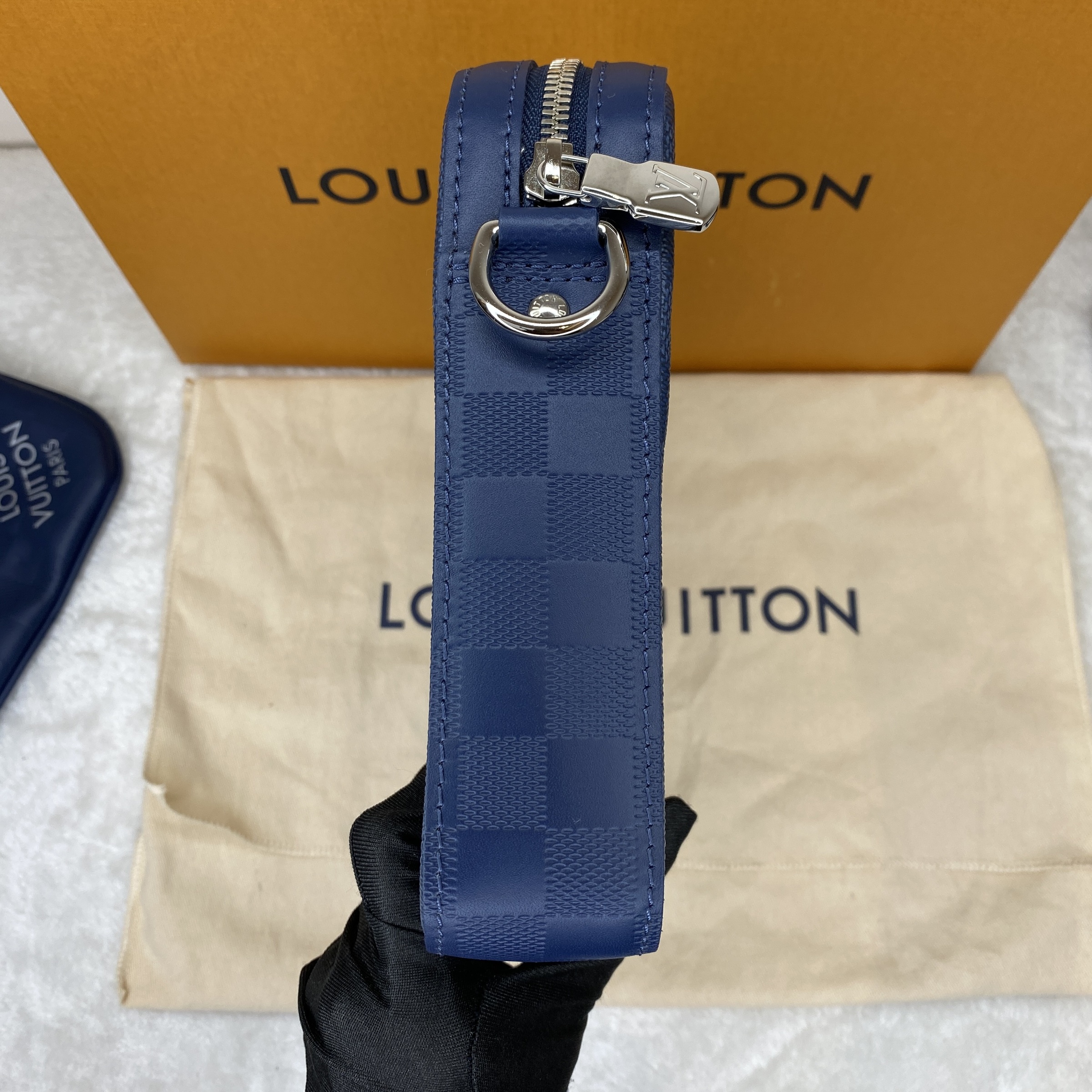 Authentic preloved Louis Vuitton Trio Messenger Blue Sapphire Damier side view