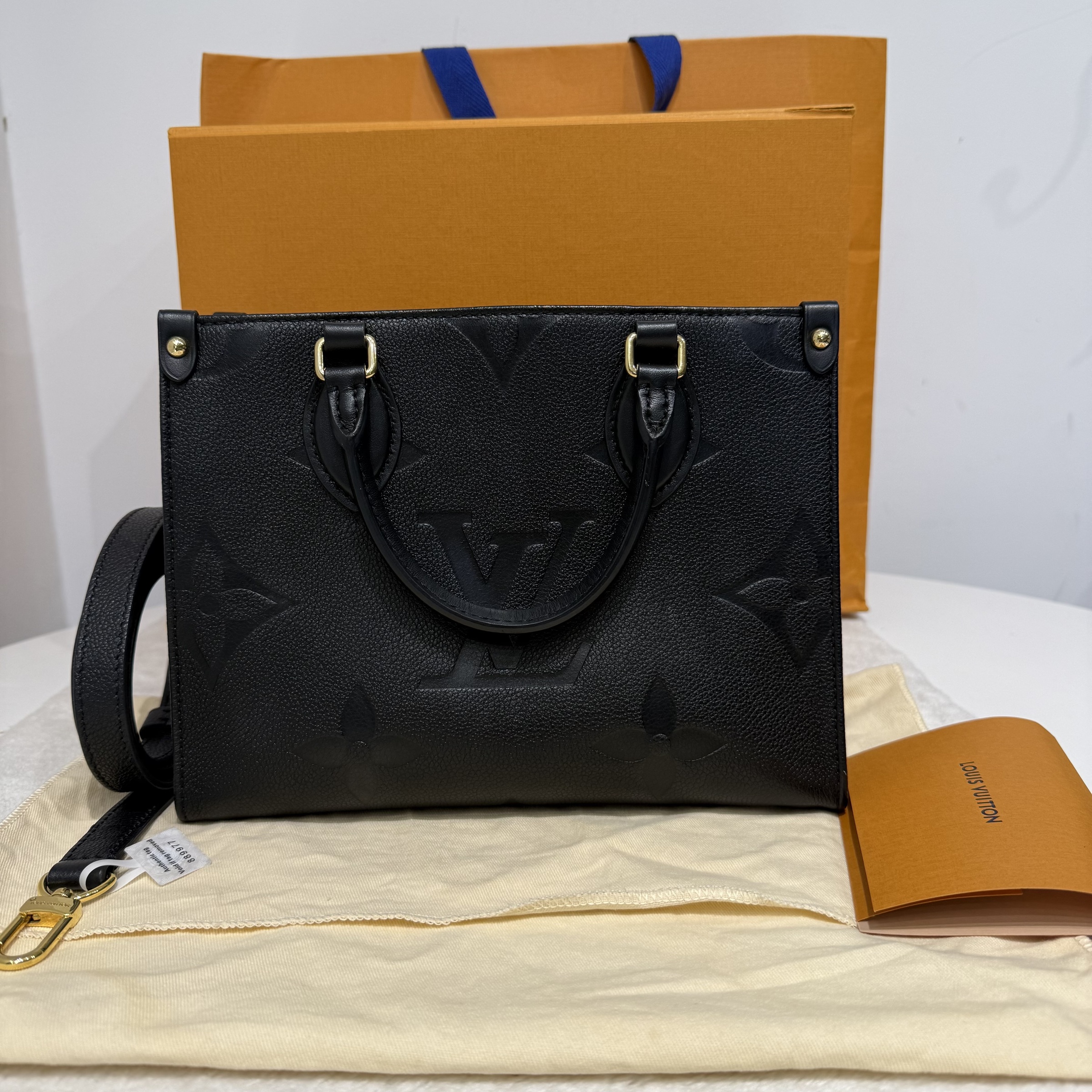 image_B1DF70EC-0A3C-45E7-AE63-D14D168134BA_1766570193