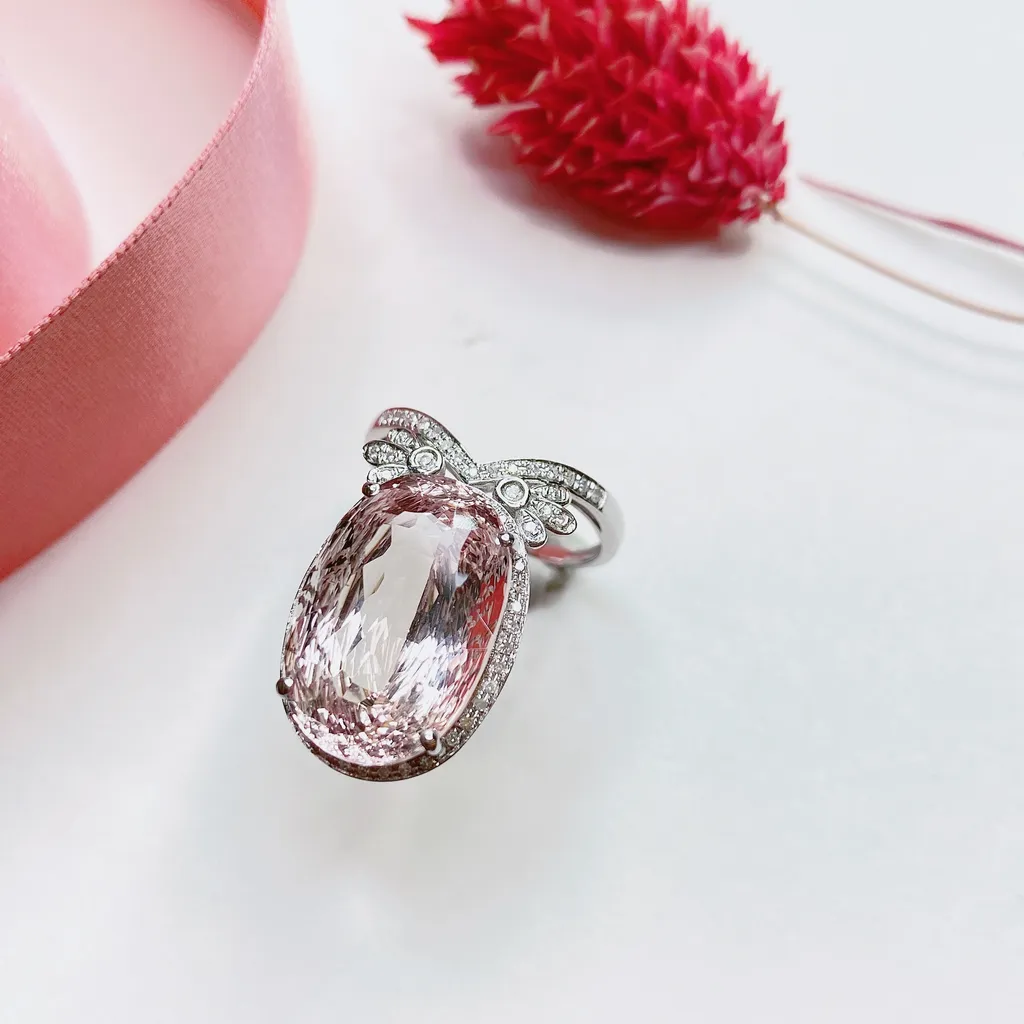 綺麗夢境摩根石戒指 廣哥珠寶 妳值得對自己好一點 綺麗夢境摩根石戒指 廣哥珠寶 妳值得對自己好一點