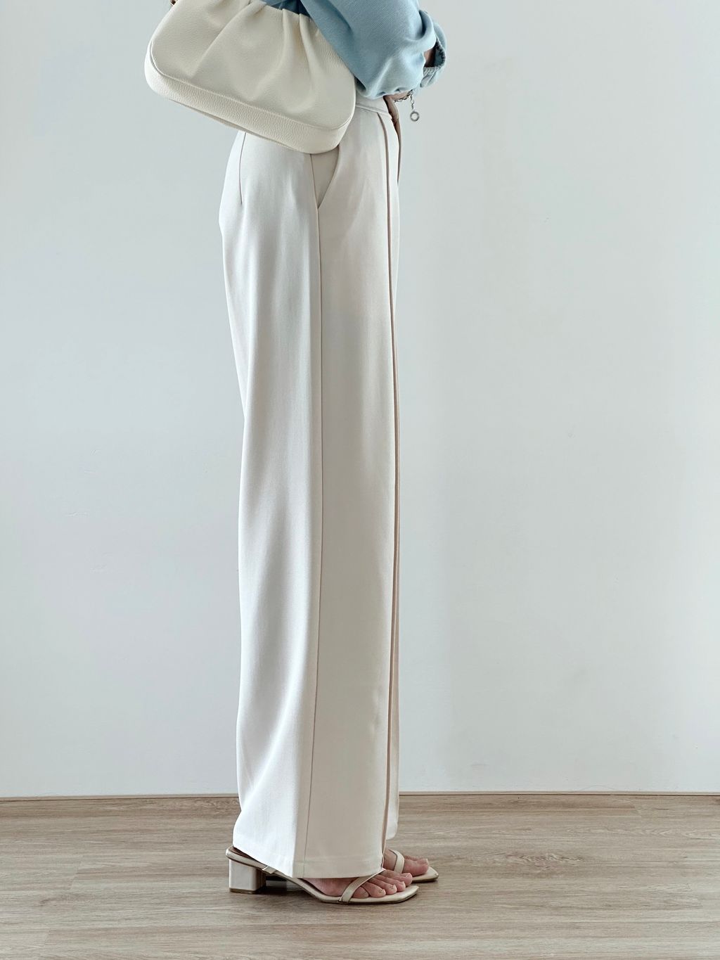 0A765CC6-25C9-4CDB-9F3B-7CBAAA400465