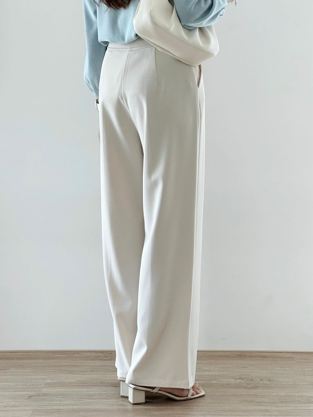 AF47370C-98F2-4795-BA7F-B62BE7BFE595