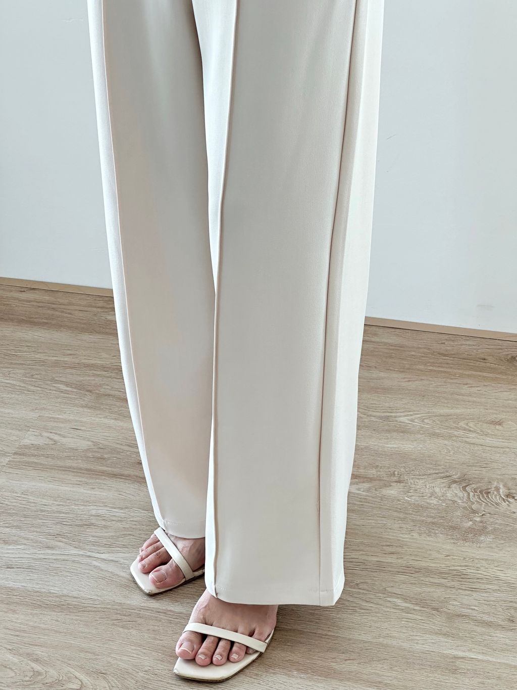 8B9EBD25-BA60-44C1-8A5B-D6BD59975B8A