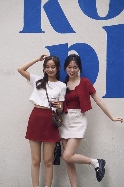 C8B8915F-337D-4FAB-BDAA-526580A1F40E