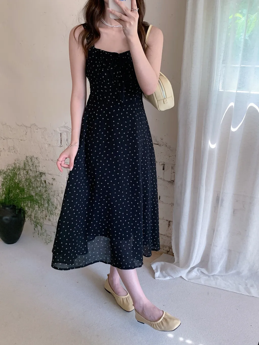 Casual sundress with choker