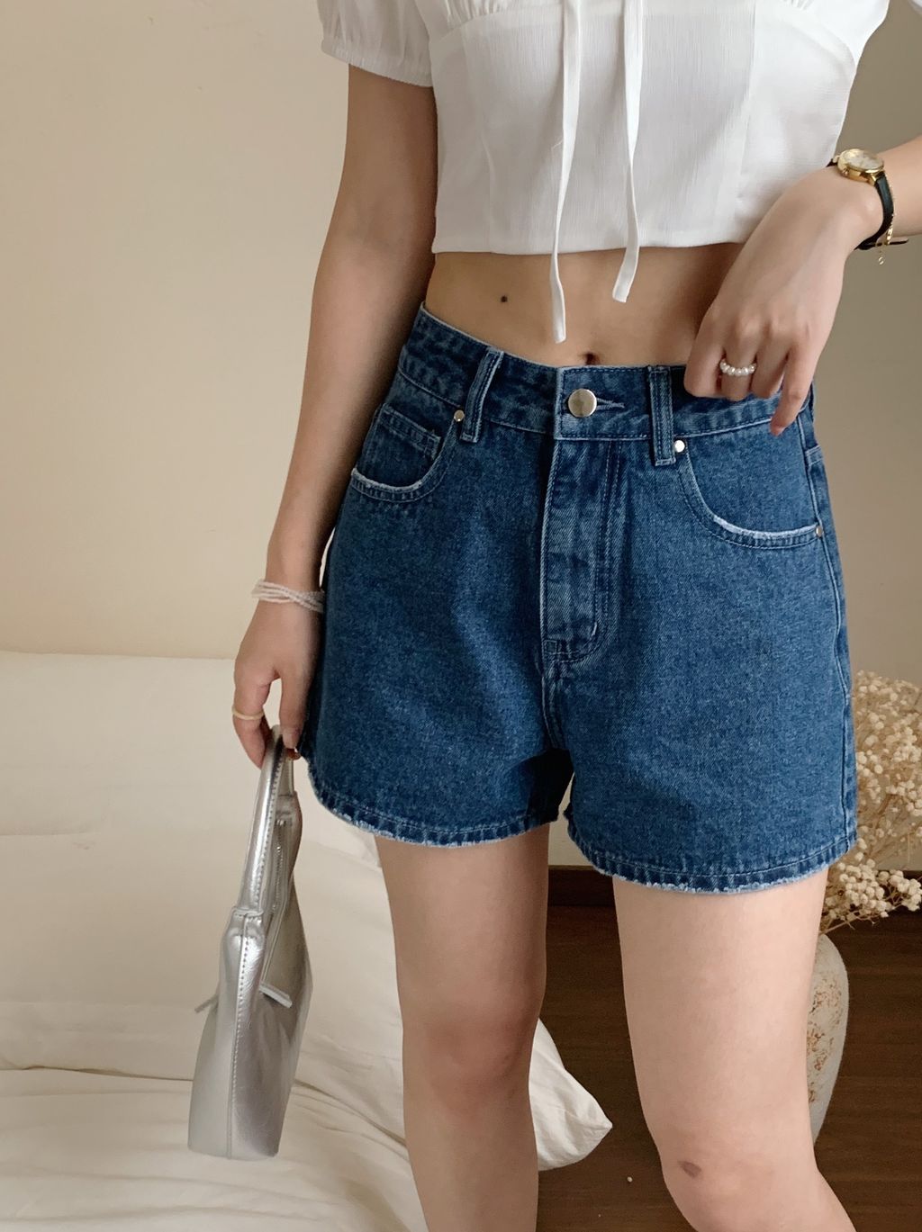 1D779948-A9B1-418E-AAA5-43C69551CB87