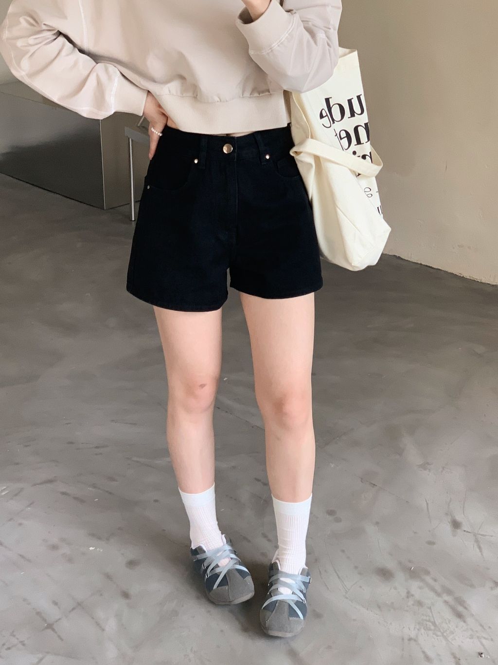 4A492C41-1CF7-4B1A-9F65-0D20C212C89B