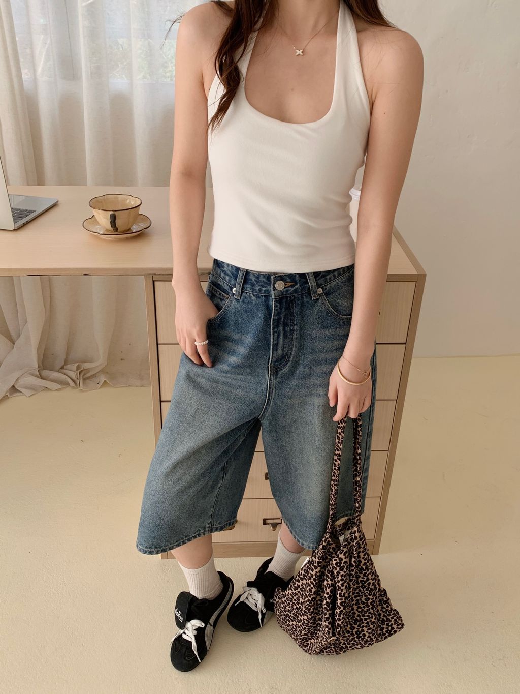 2E78966D-4F5F-4B5C-8977-E41FE917EFF1