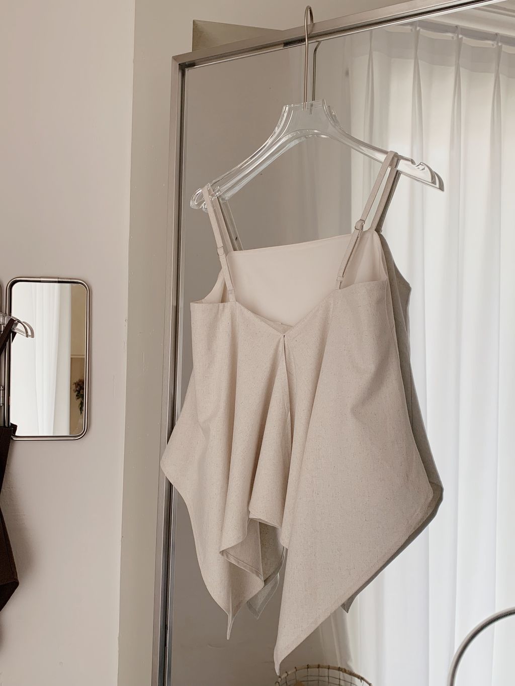 0E8EFB3C-A160-4BD4-8DA5-7FA58CF78D1B