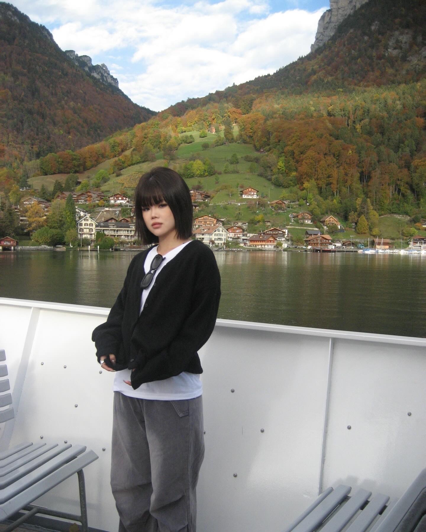 5FD2A4F2-0B7A-4644-842A-5B6BEE3EE25A