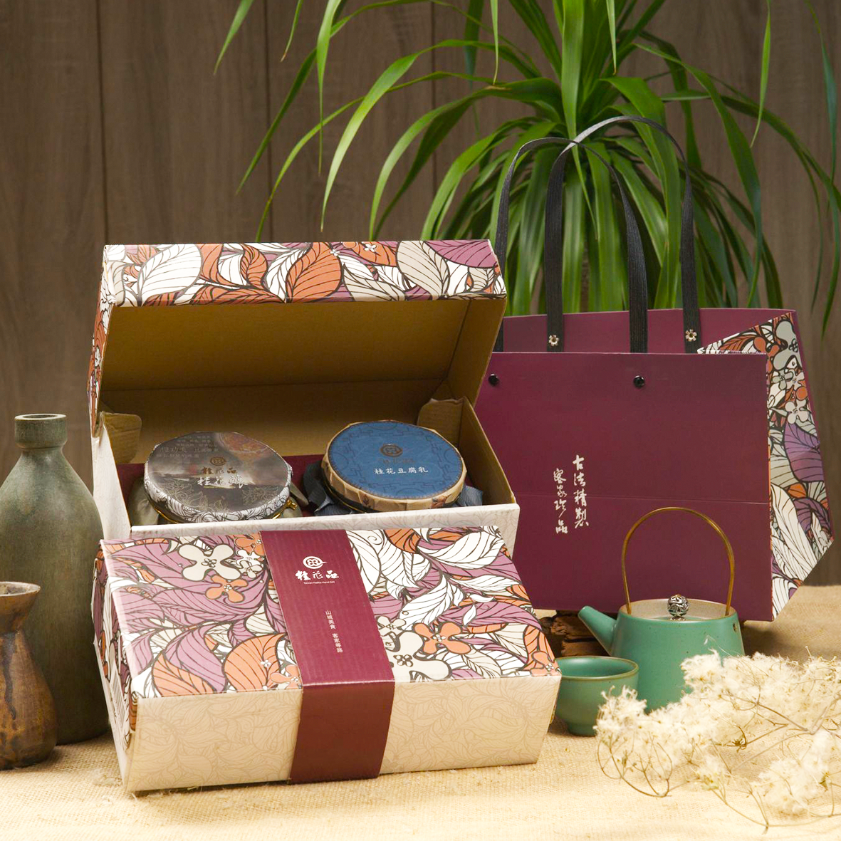 龍宝大棗　法堂　古材　花押有　共箱　東金6-0204① 龍宝大棗 法堂 古材 花押有 共箱 東金6-0204①