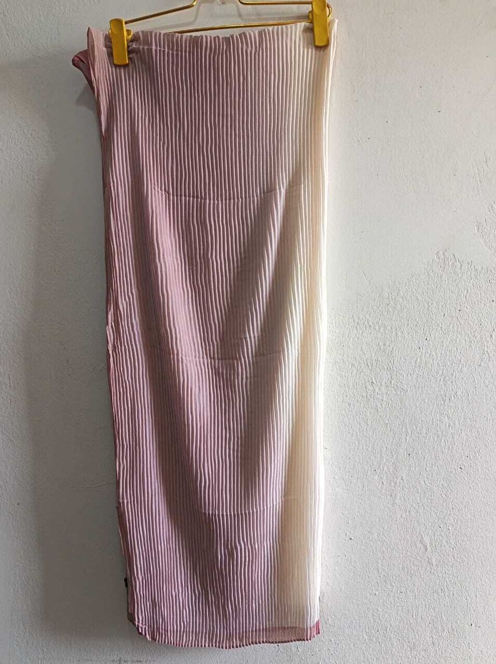 A013 Ombre Pleated Shawl (Nude Pink)
