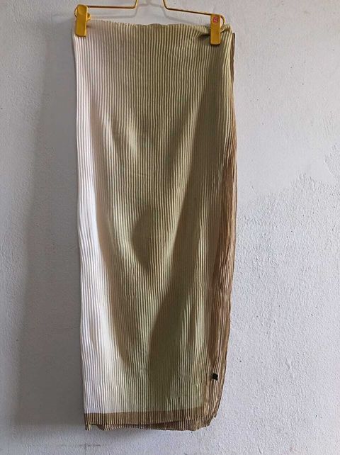 A013 Ombre Pleated Shawl (Army Green)