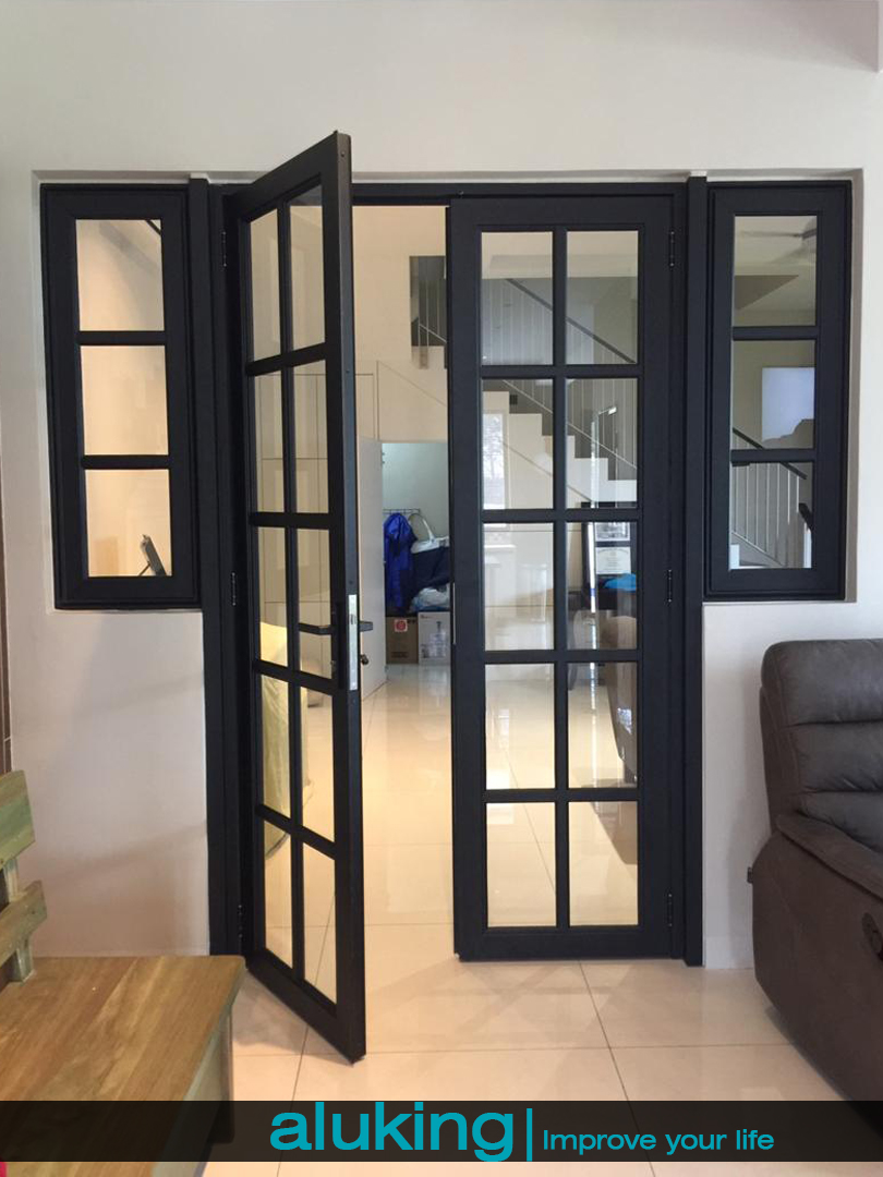 swing door.jpg