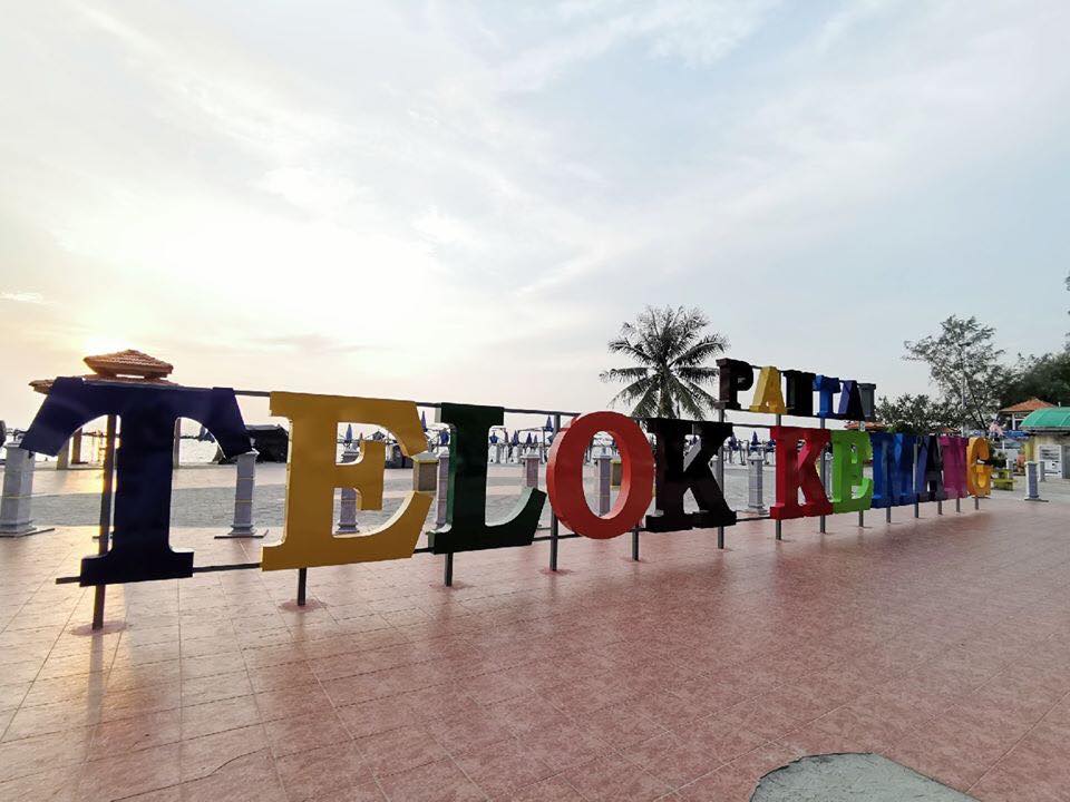 Telok kemang Beach.jpg