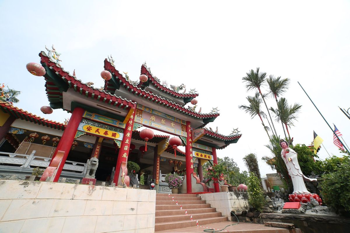 云龙寺 - 明柱素洁,肃穆,百年寺庙